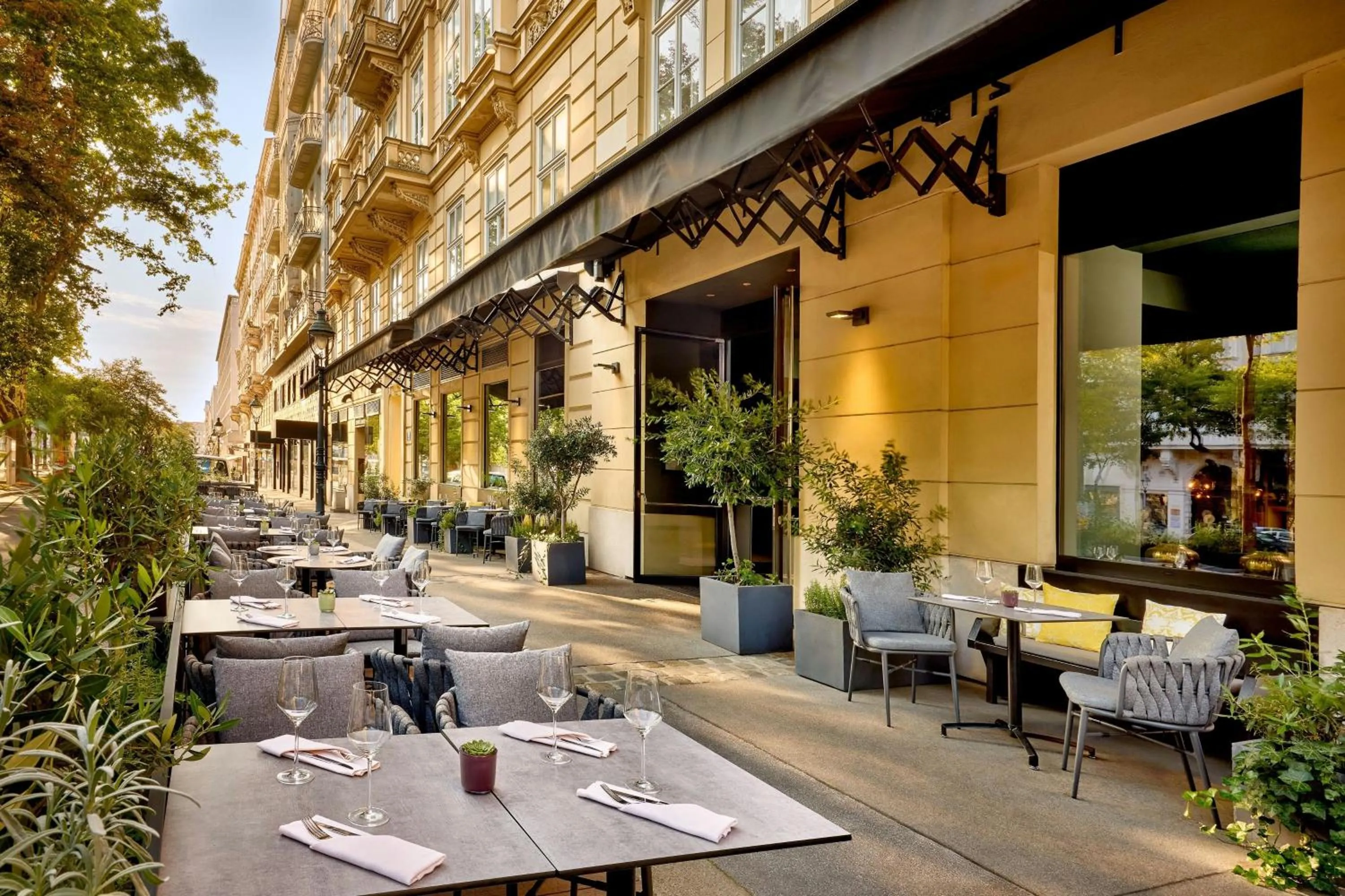 Restaurant/places to eat in Le Méridien Vienna