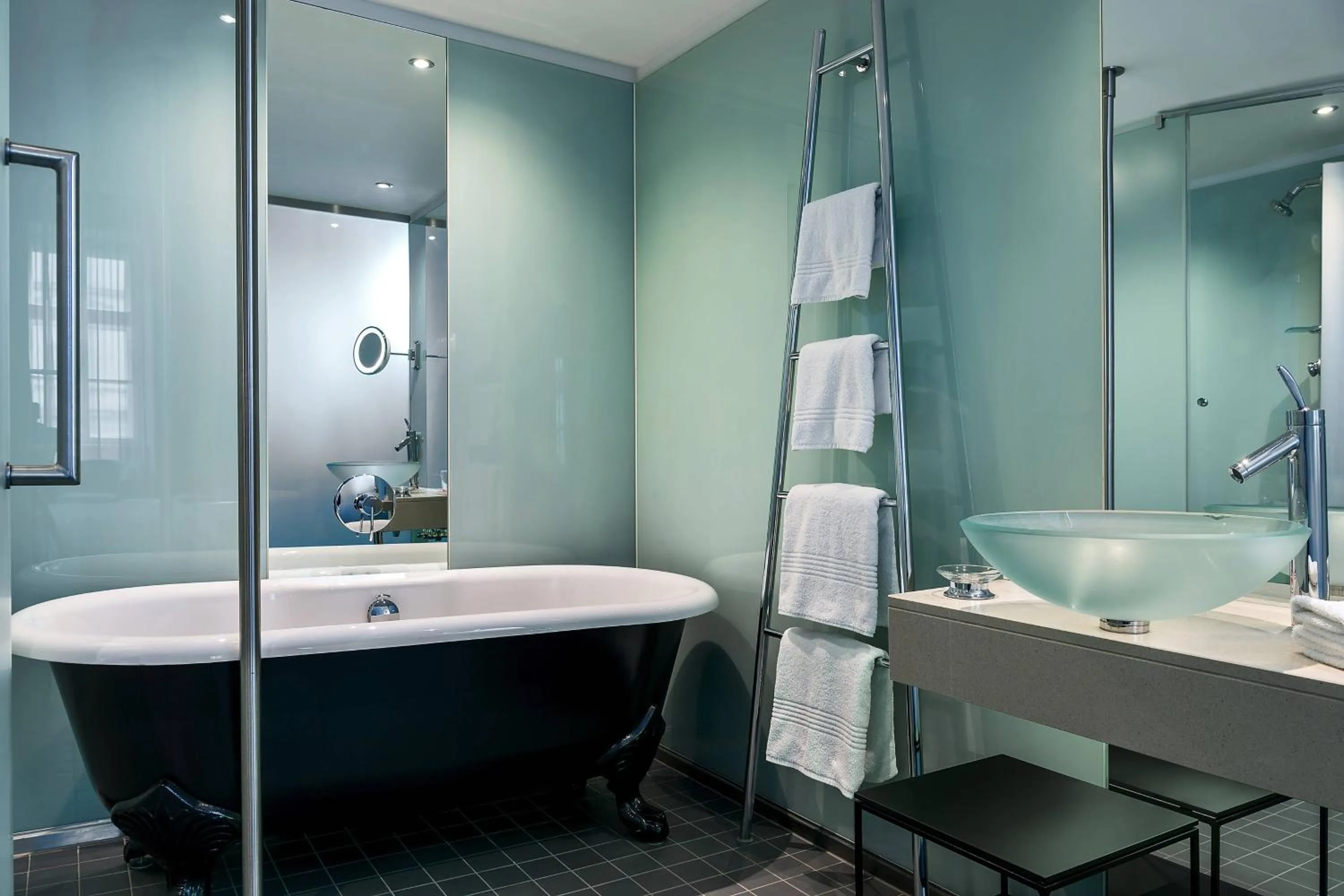 Bathroom in Le Méridien Vienna