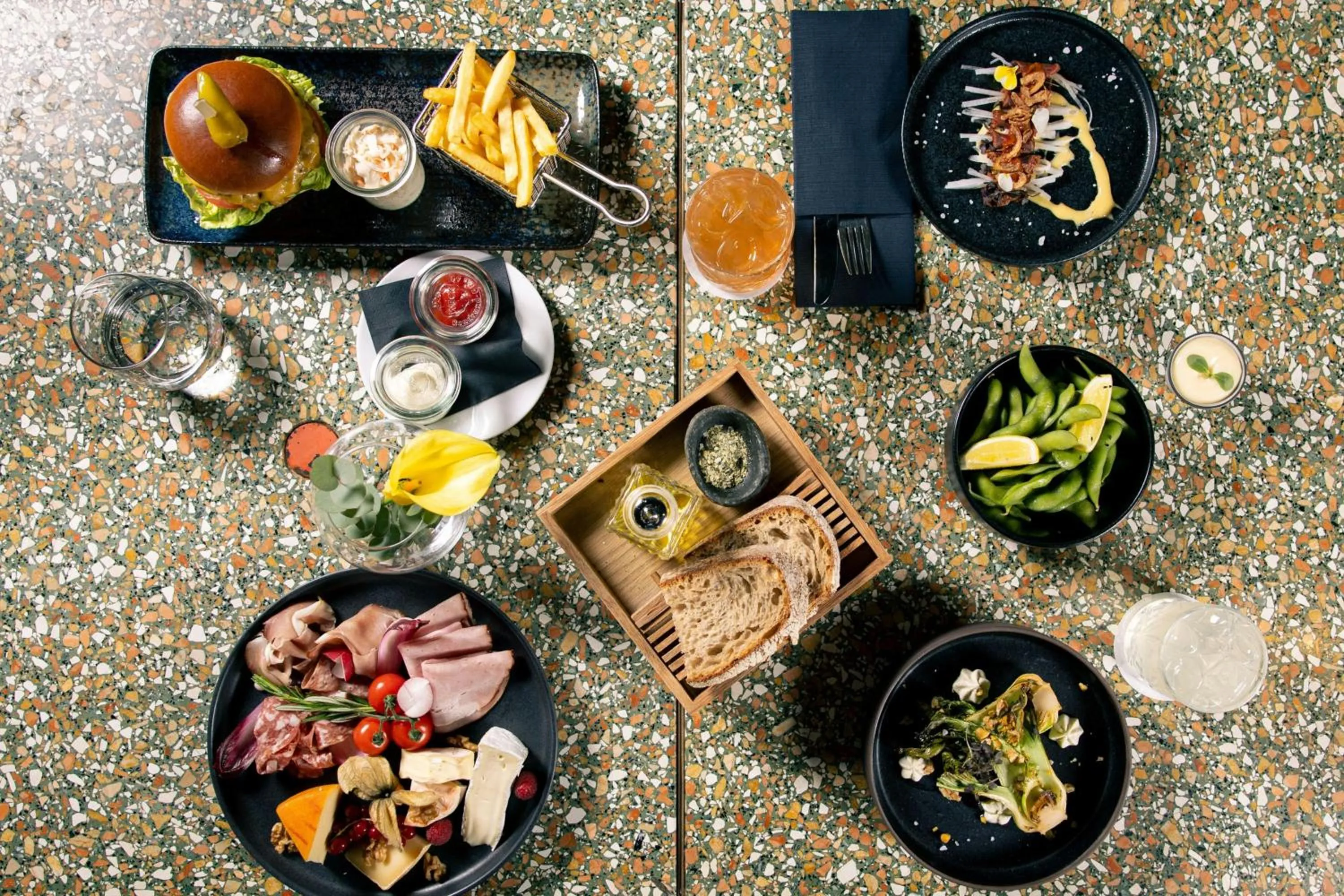 Lounge or bar in Le Méridien Vienna