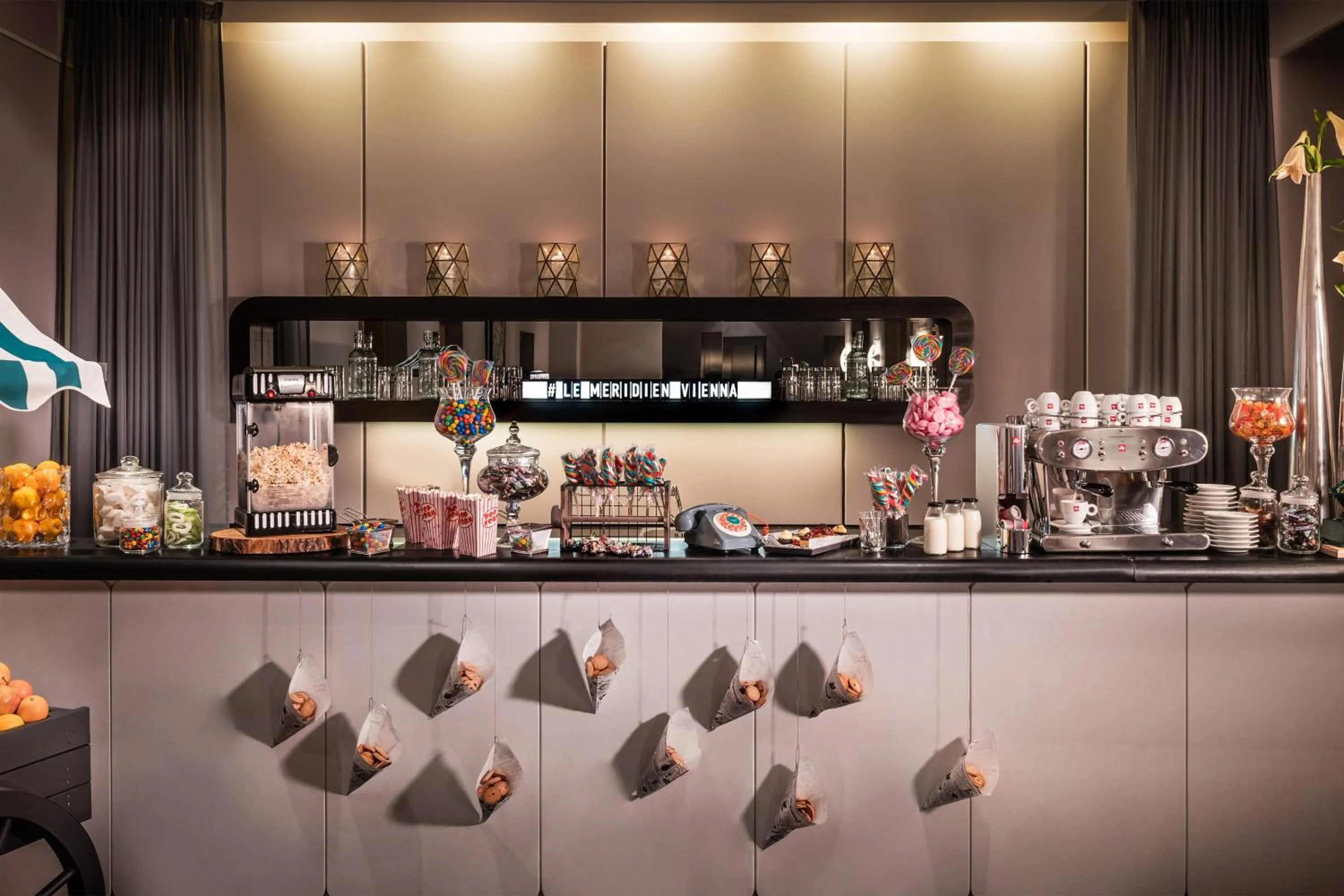 Lounge or bar in Le Méridien Vienna