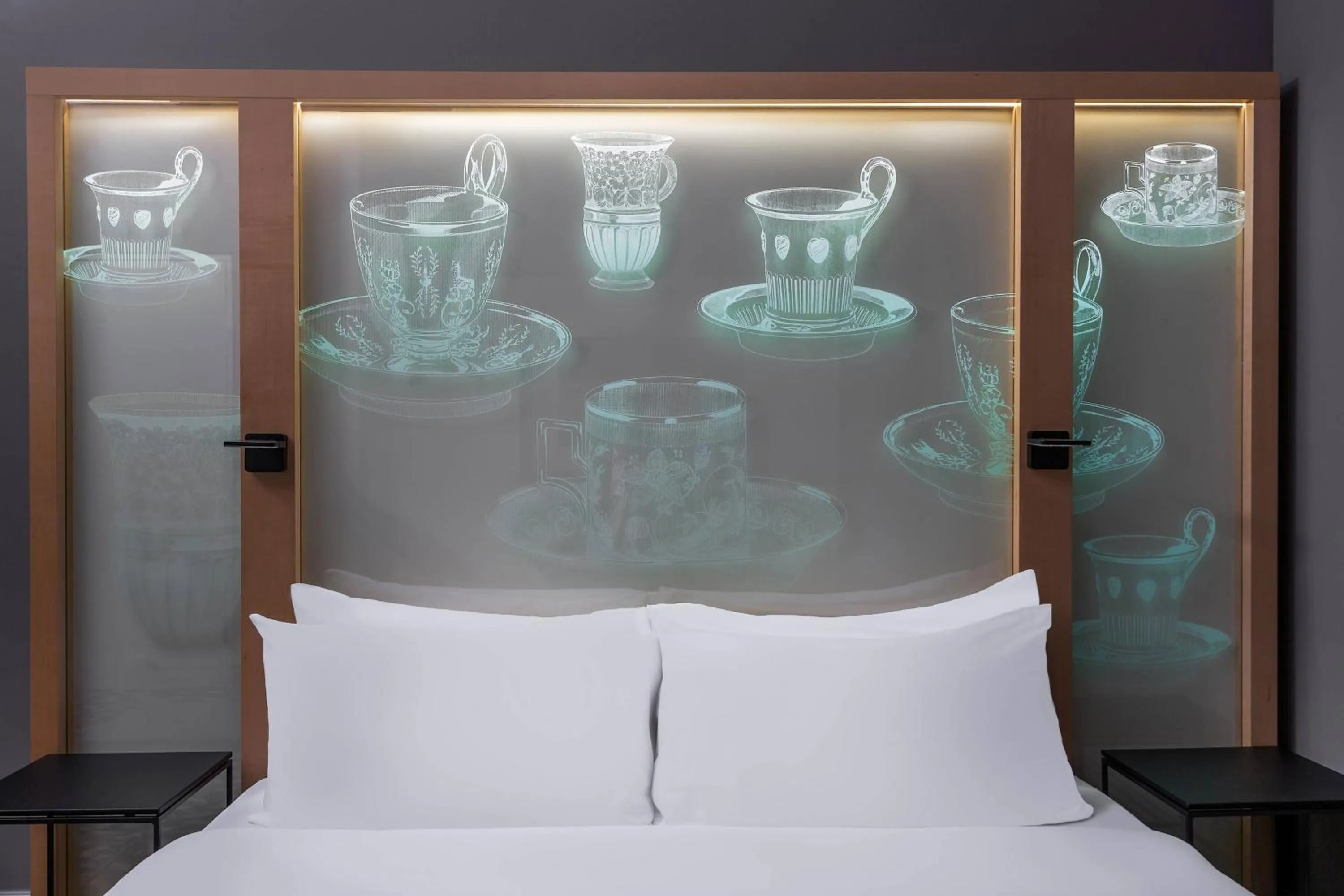 Photo of the whole room, Bed in Le Méridien Vienna