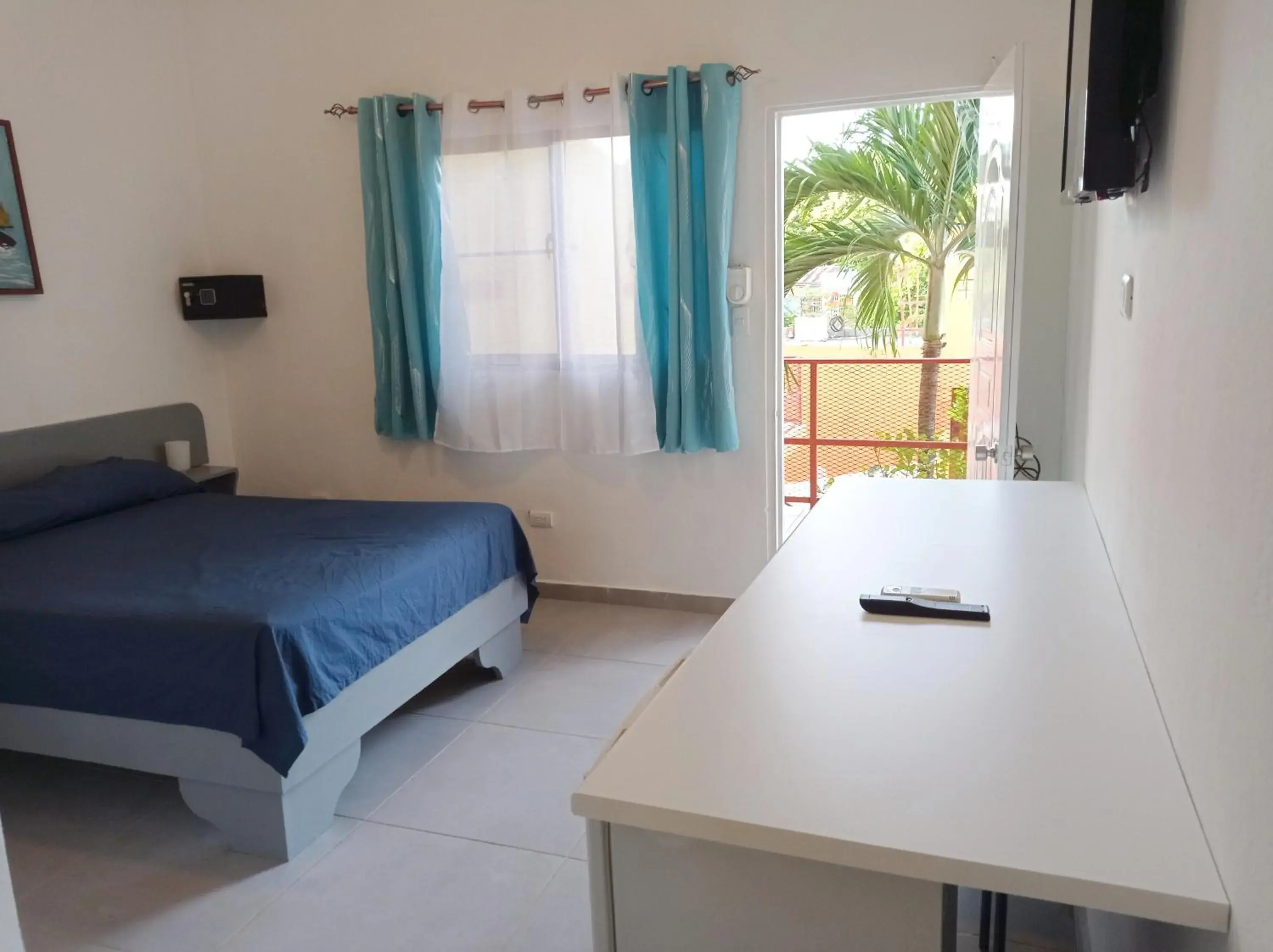 Double Room with Balcony in Hotel Casa Coco Double Room with Balcony in Hotel Casa Coco