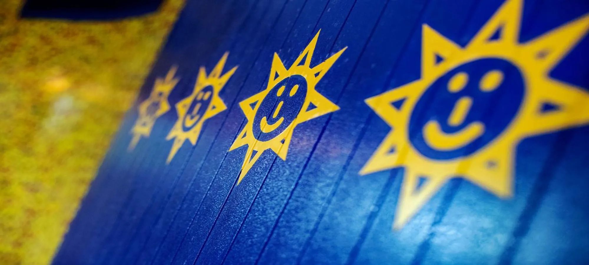 Logo/Certificate/Sign in Barry Memle Directly at the Lake