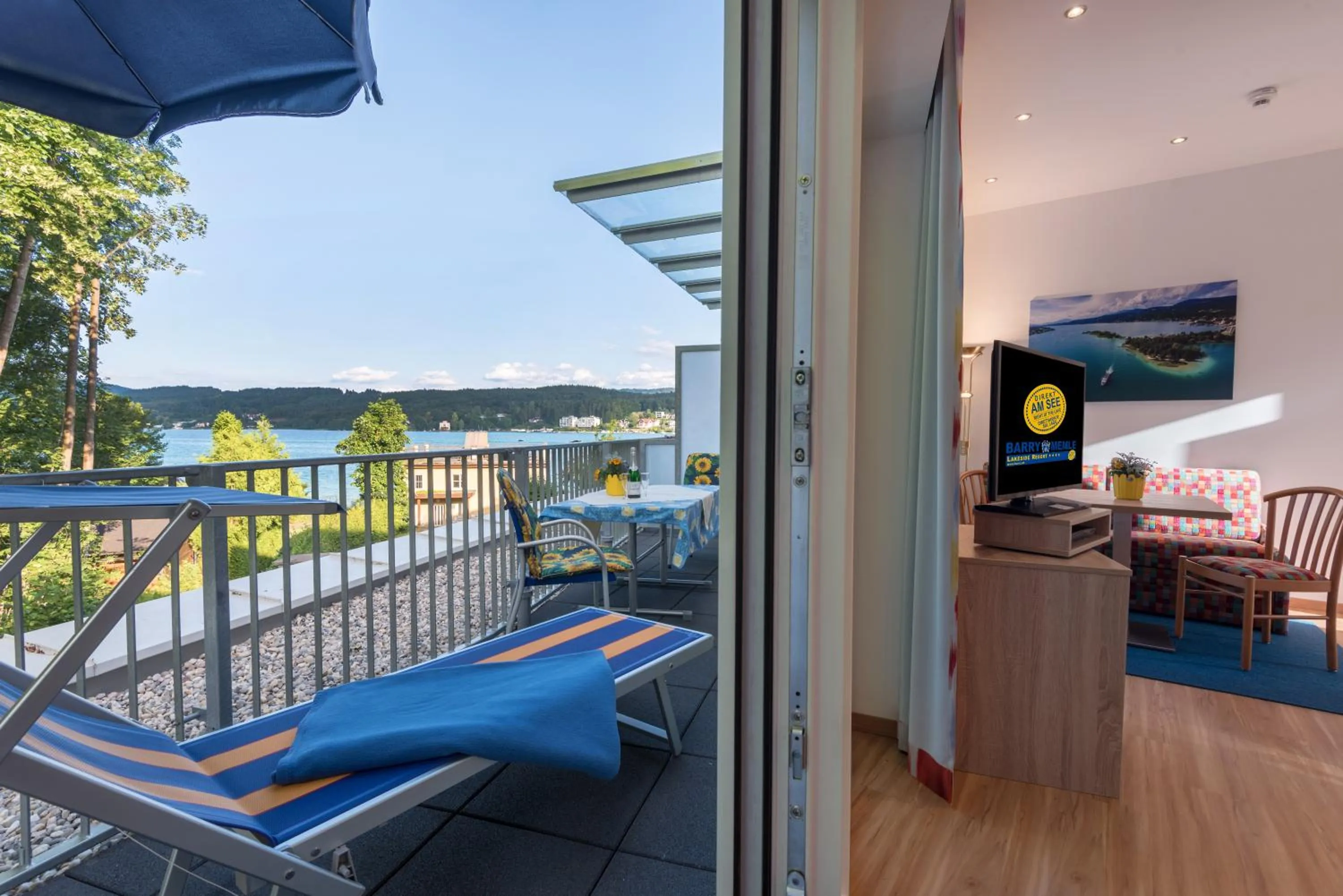 Balcony/Terrace in Barry Memle Directly at the Lake