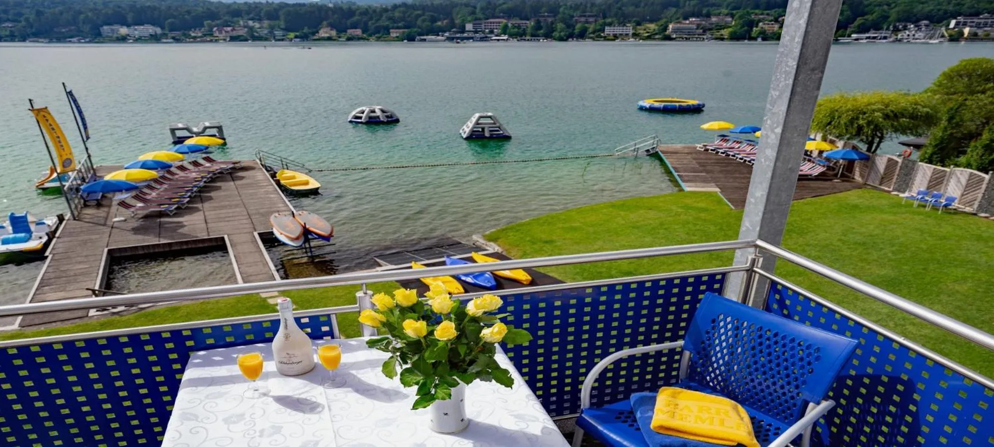 Balcony/Terrace in Barry Memle Directly at the Lake