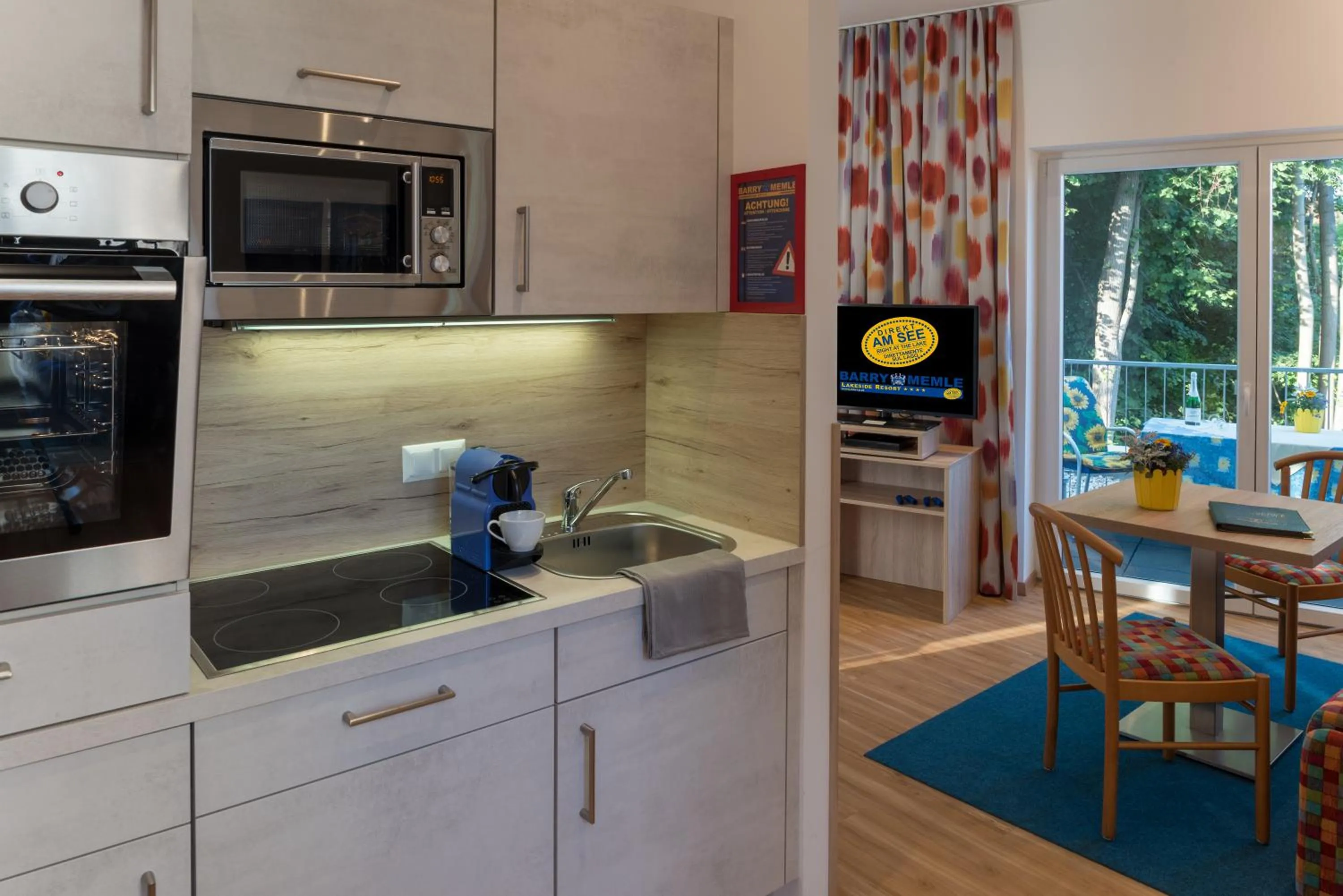 Coffee/tea facilities in Barry Memle Directly at the Lake