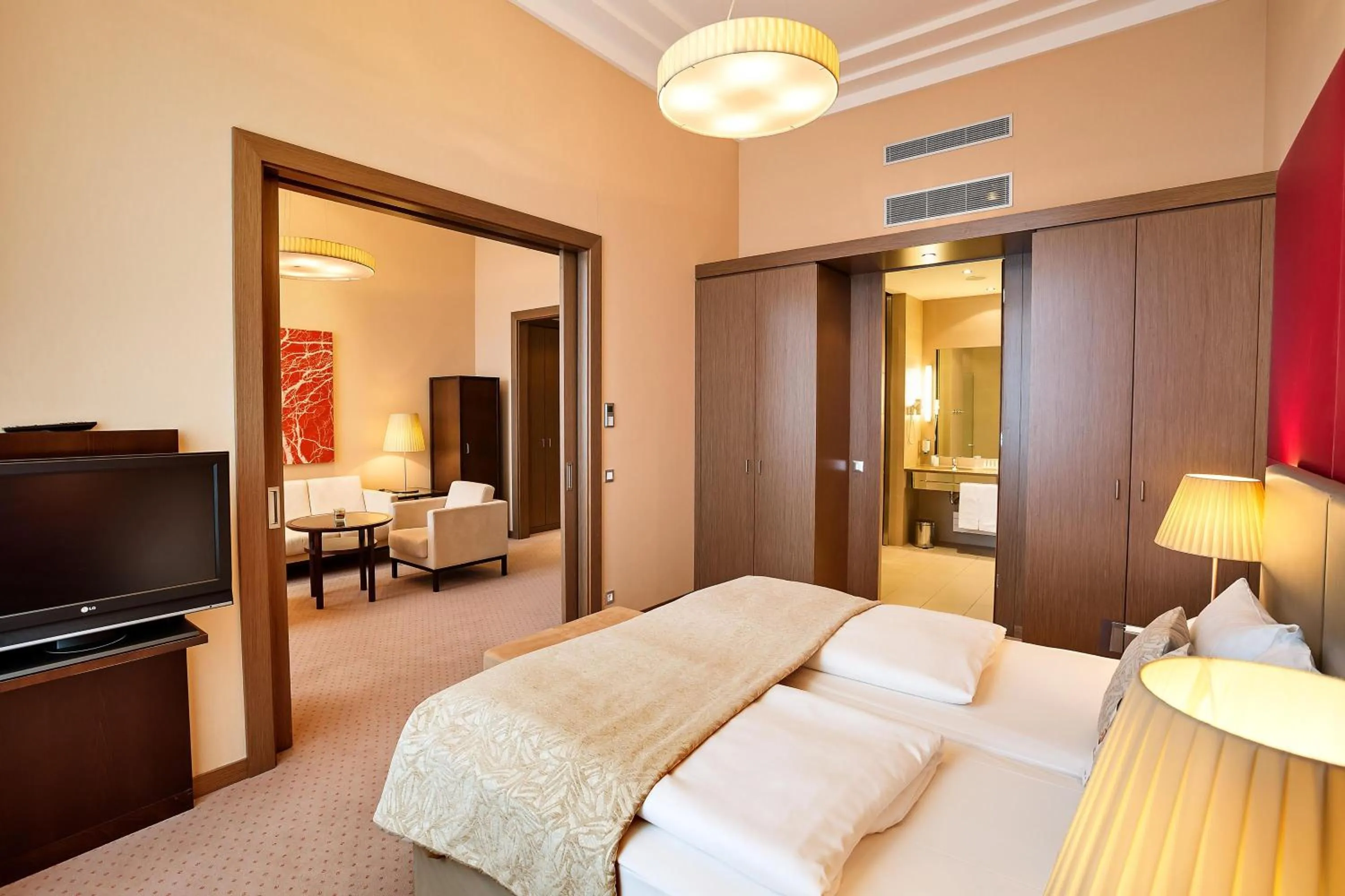 Photo of the whole room, Bed in Austria Trend Hotel Savoyen Vienna - 4 stars superior