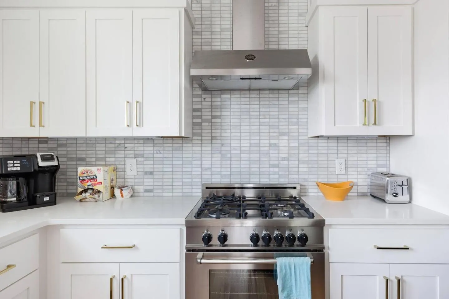 Kitchen or kitchenette in Brand New Luxury Home near Downtown