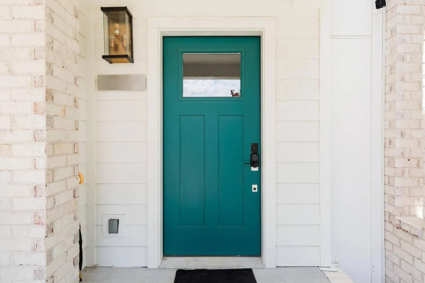 Facade/entrance in Brand New Luxury Home near Downtown