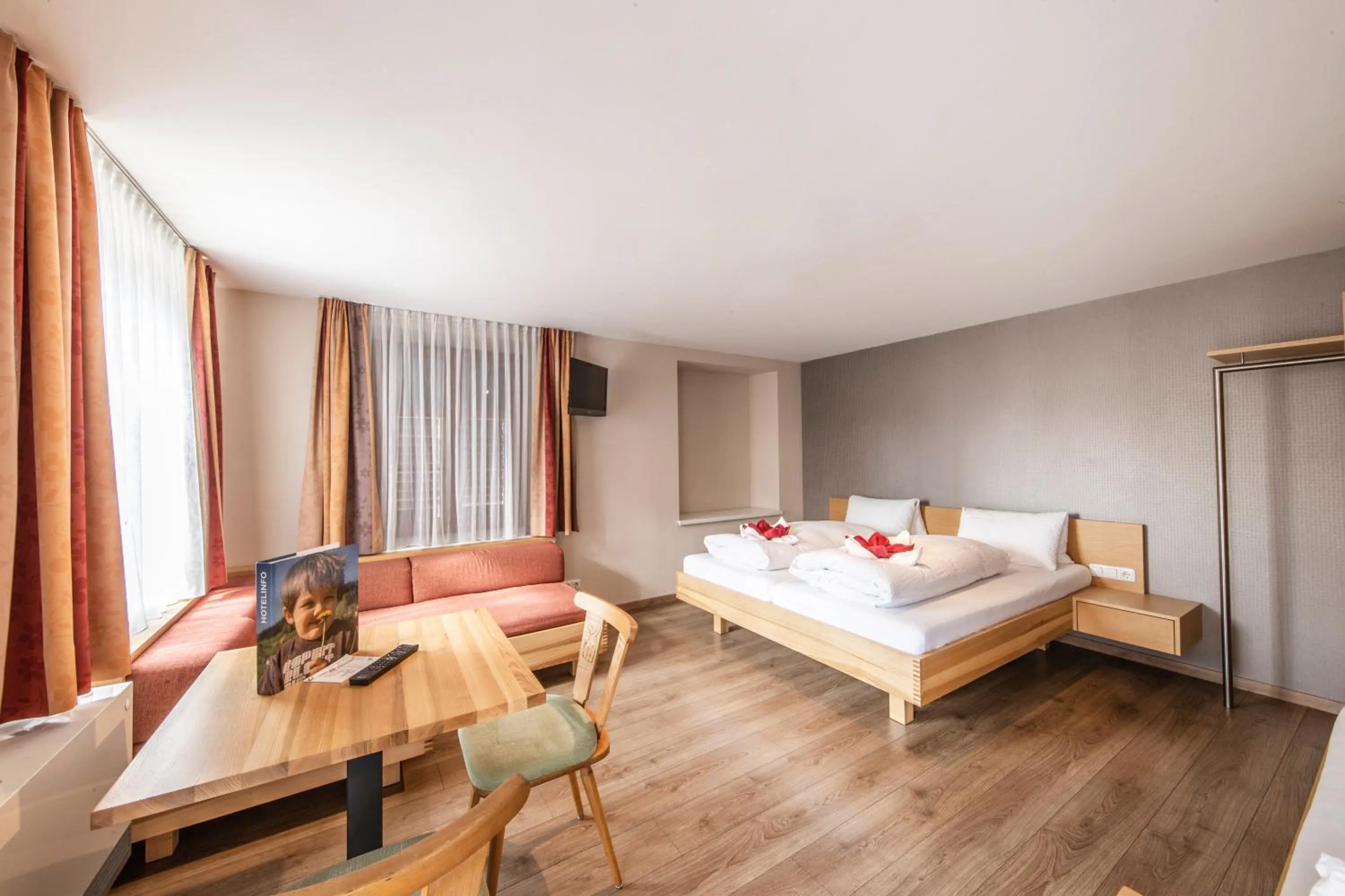 Bed in Familienhotel Adler