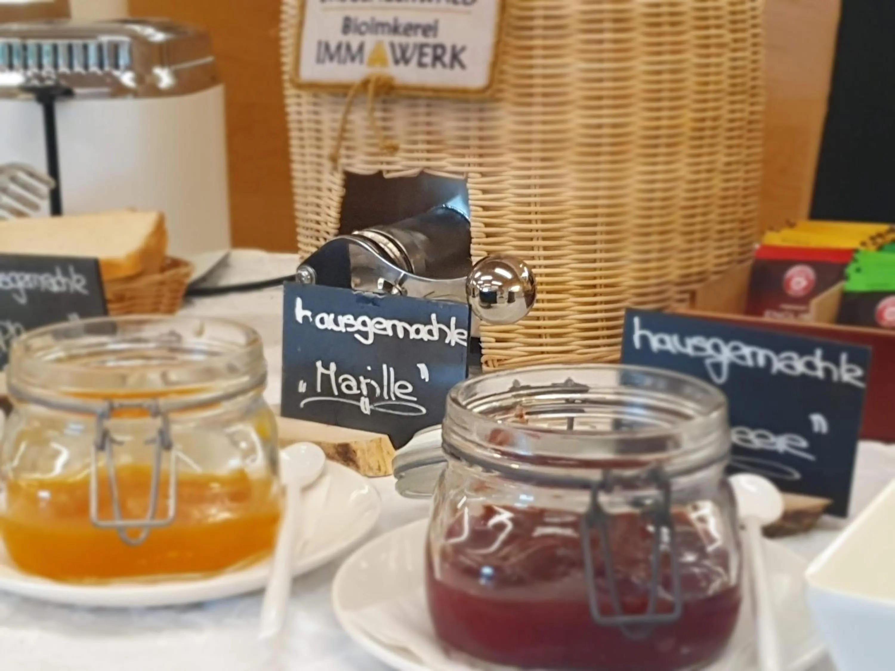 Food and drinks in Familienhotel Adler