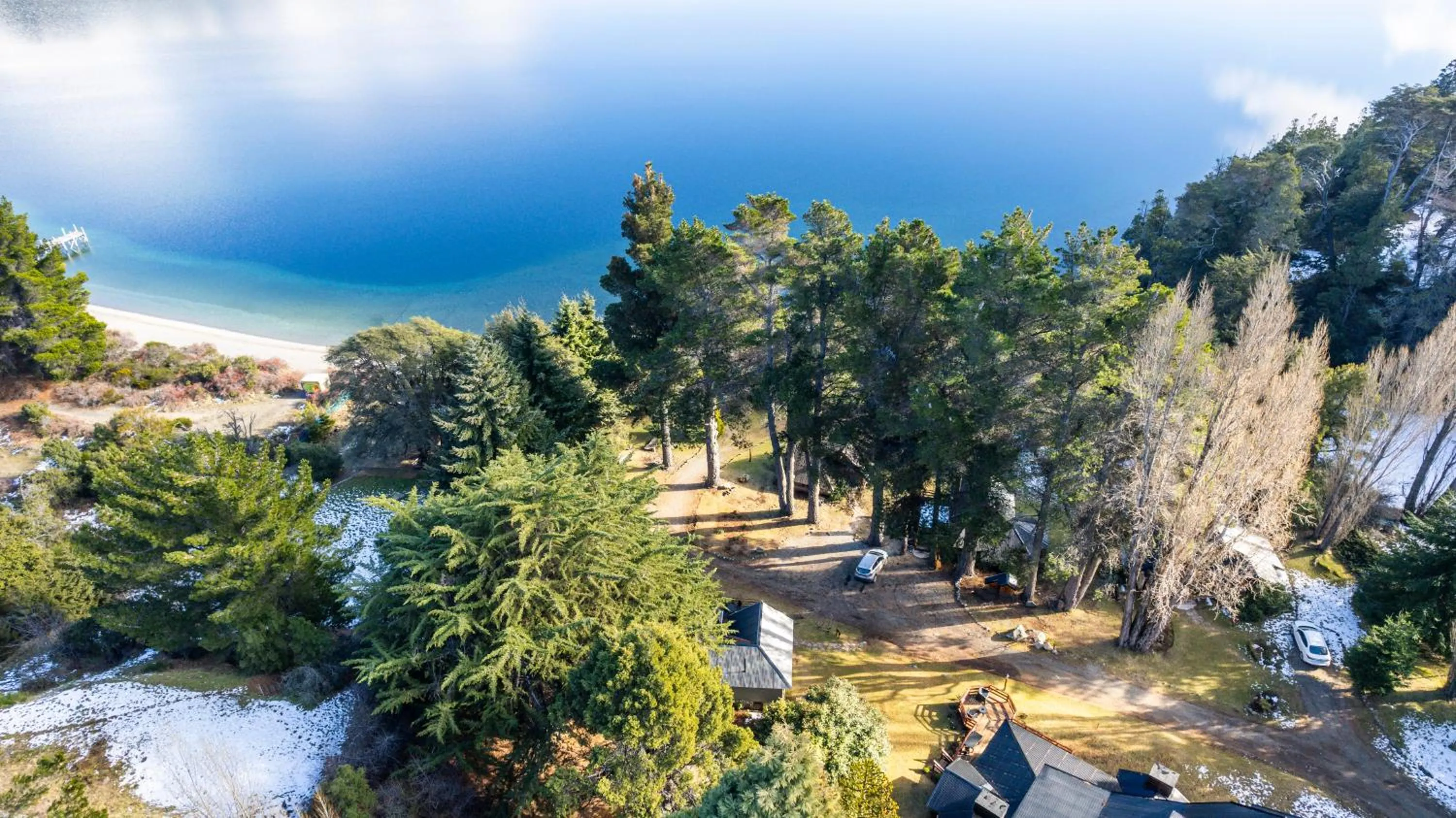 Bird's eye view in Cabañas Villa Labrador con costa de lago