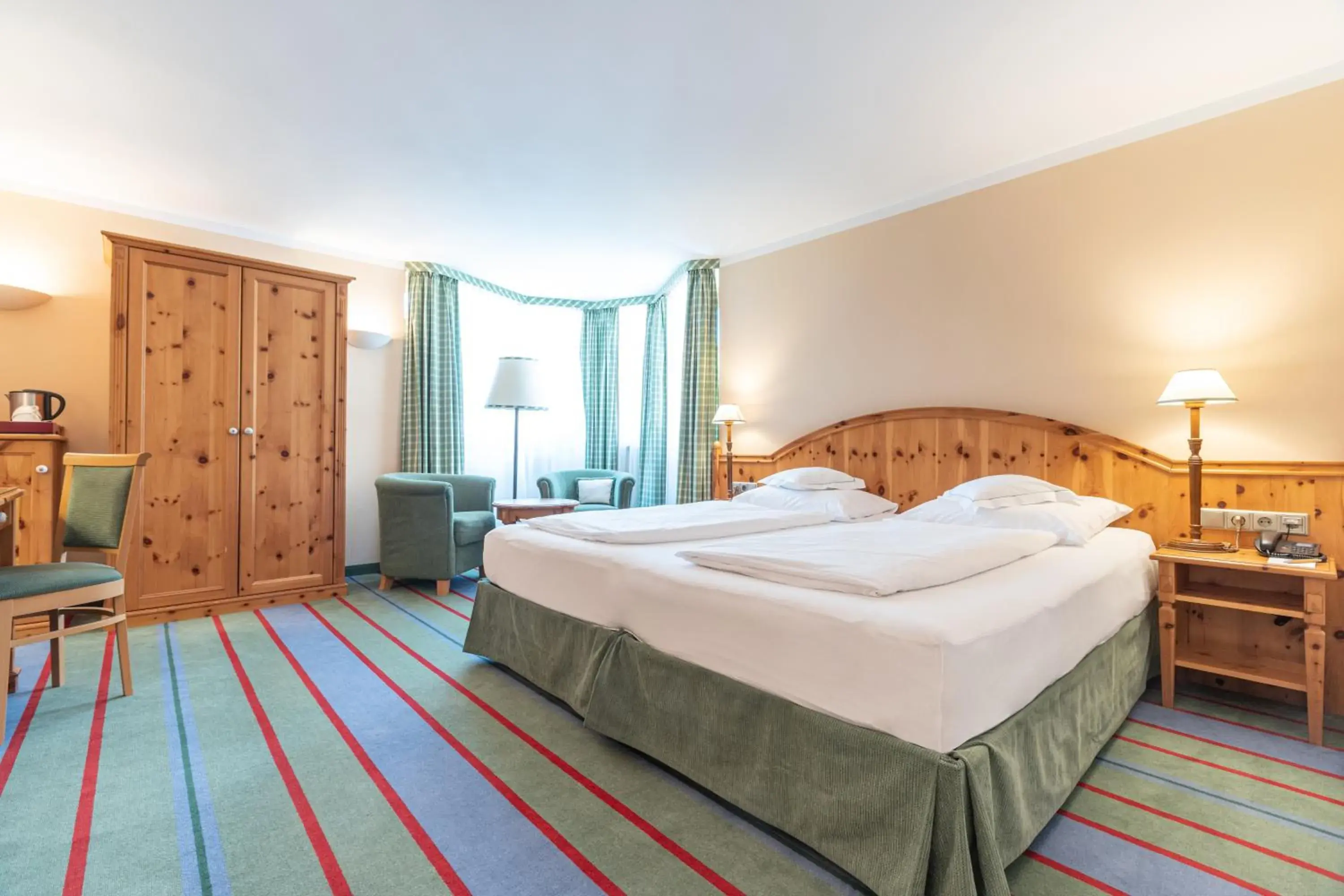 Standard Double Room in Hotel Kaiserhof Kitzbühel, 4 Sterne Superior Standard Double Room in Hotel Kaiserhof Kitzbühel, 4 Sterne Superior