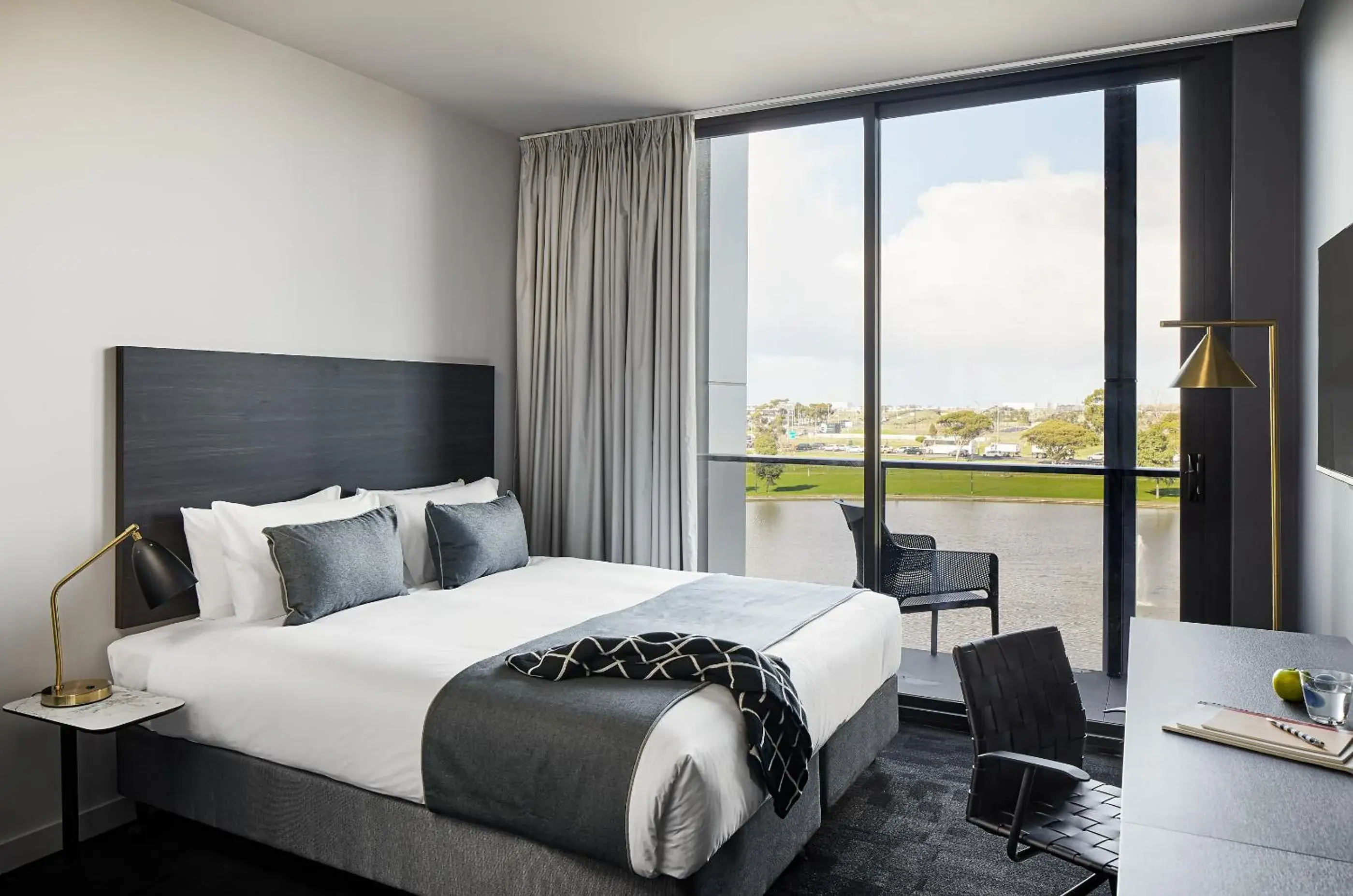 Superior Studio – Lakeview in Punthill Caroline Springs Superior Studio – Lakeview in Punthill Caroline Springs