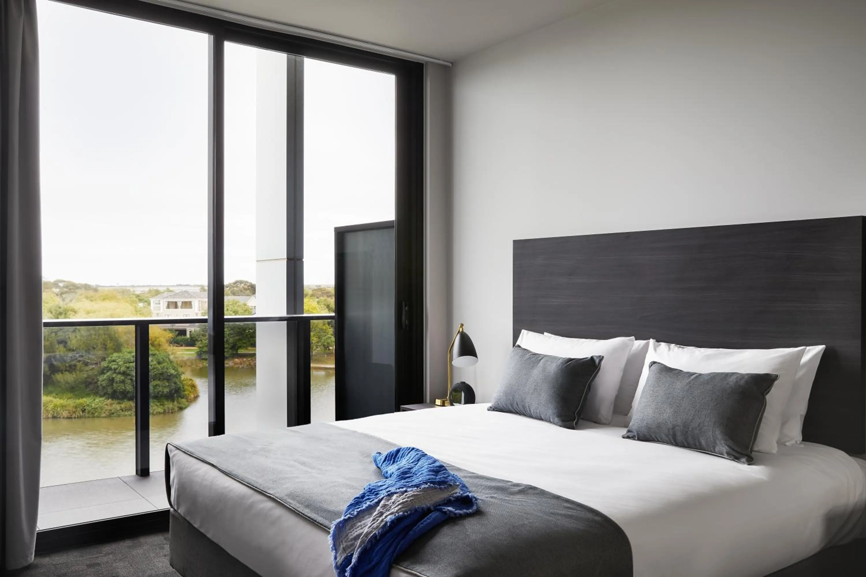 Bed in Punthill Caroline Springs