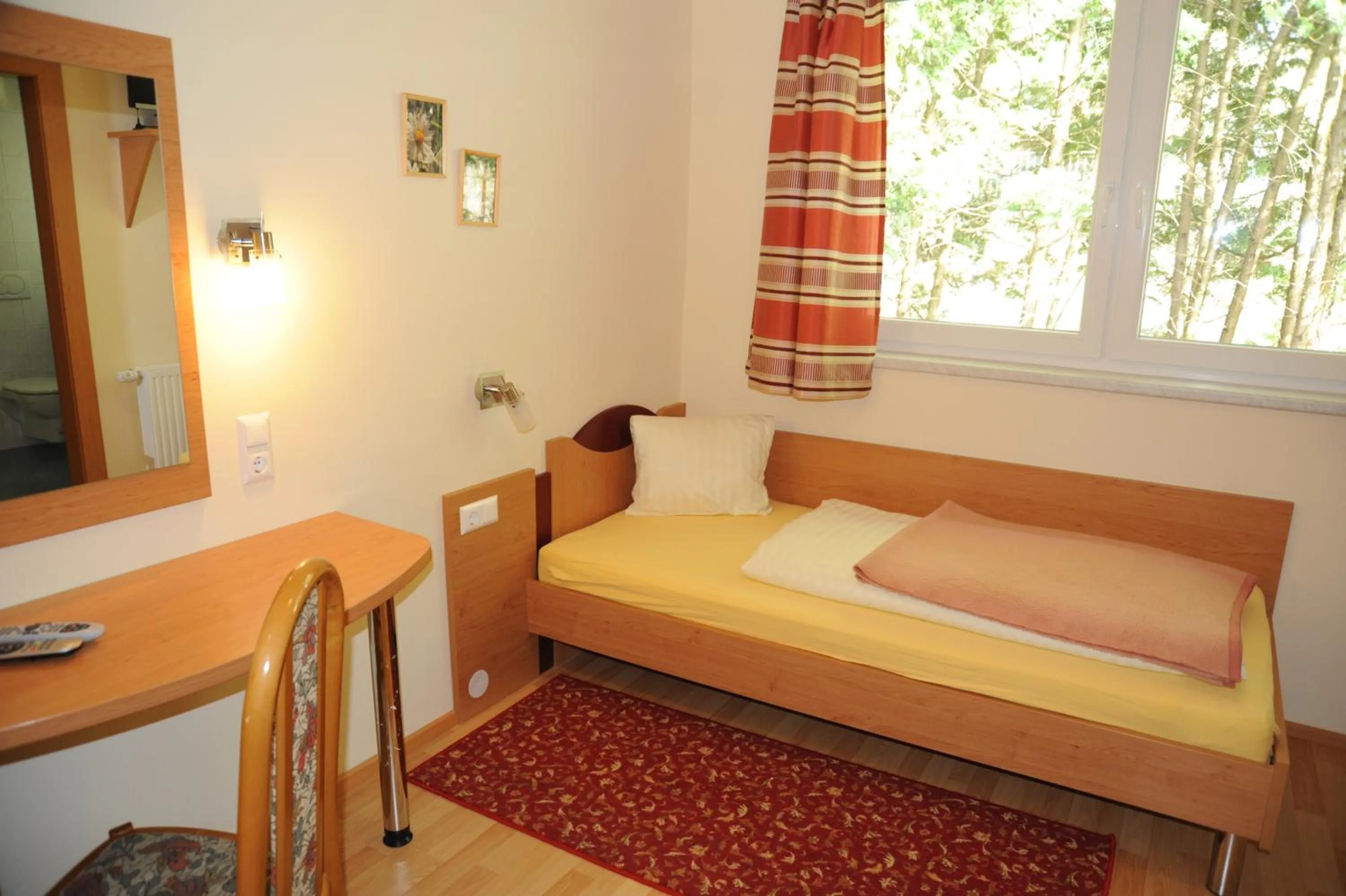 Staff, Bed in Gasthof Zur Post