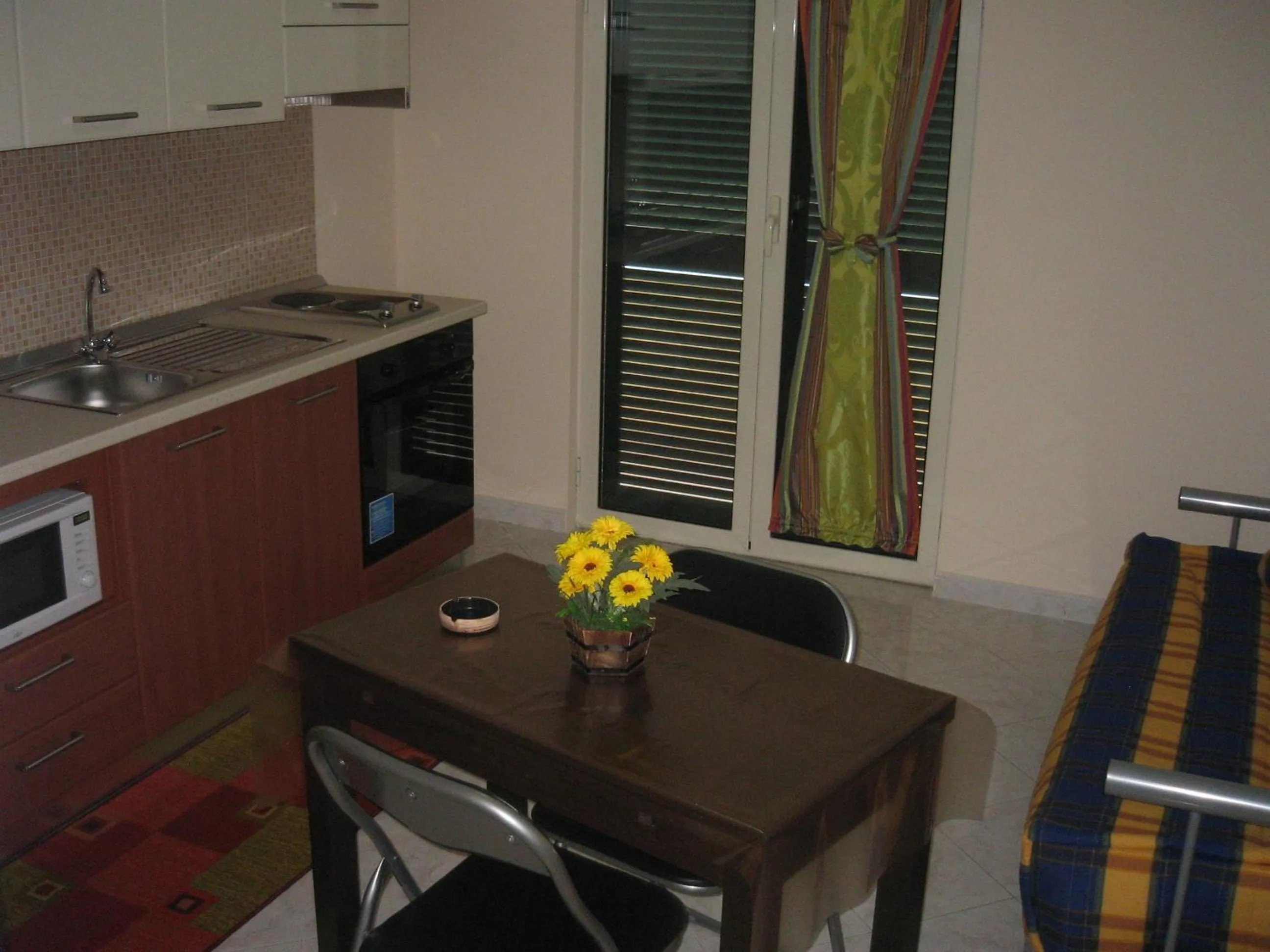 Kitchen or kitchenette in Hotel Mirage