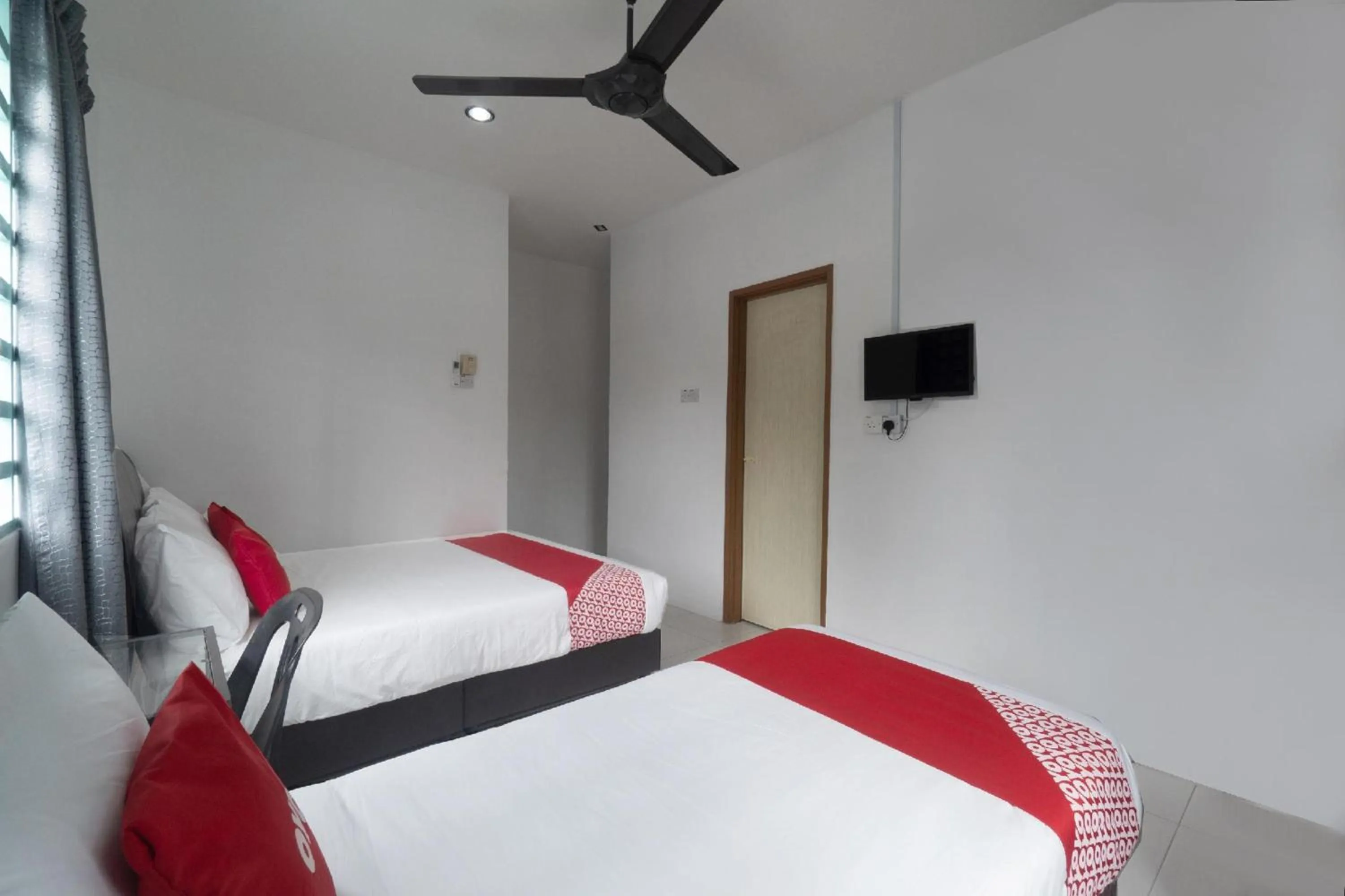 Photo of the whole room, Bed in Guesthouse Fasa 2B