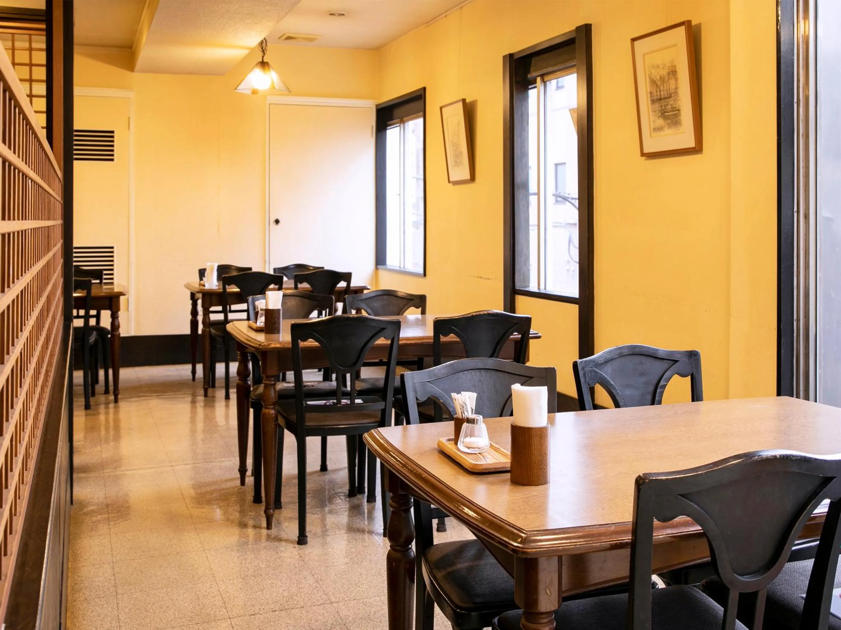 Restaurant/places to eat in Hotel New Nishino