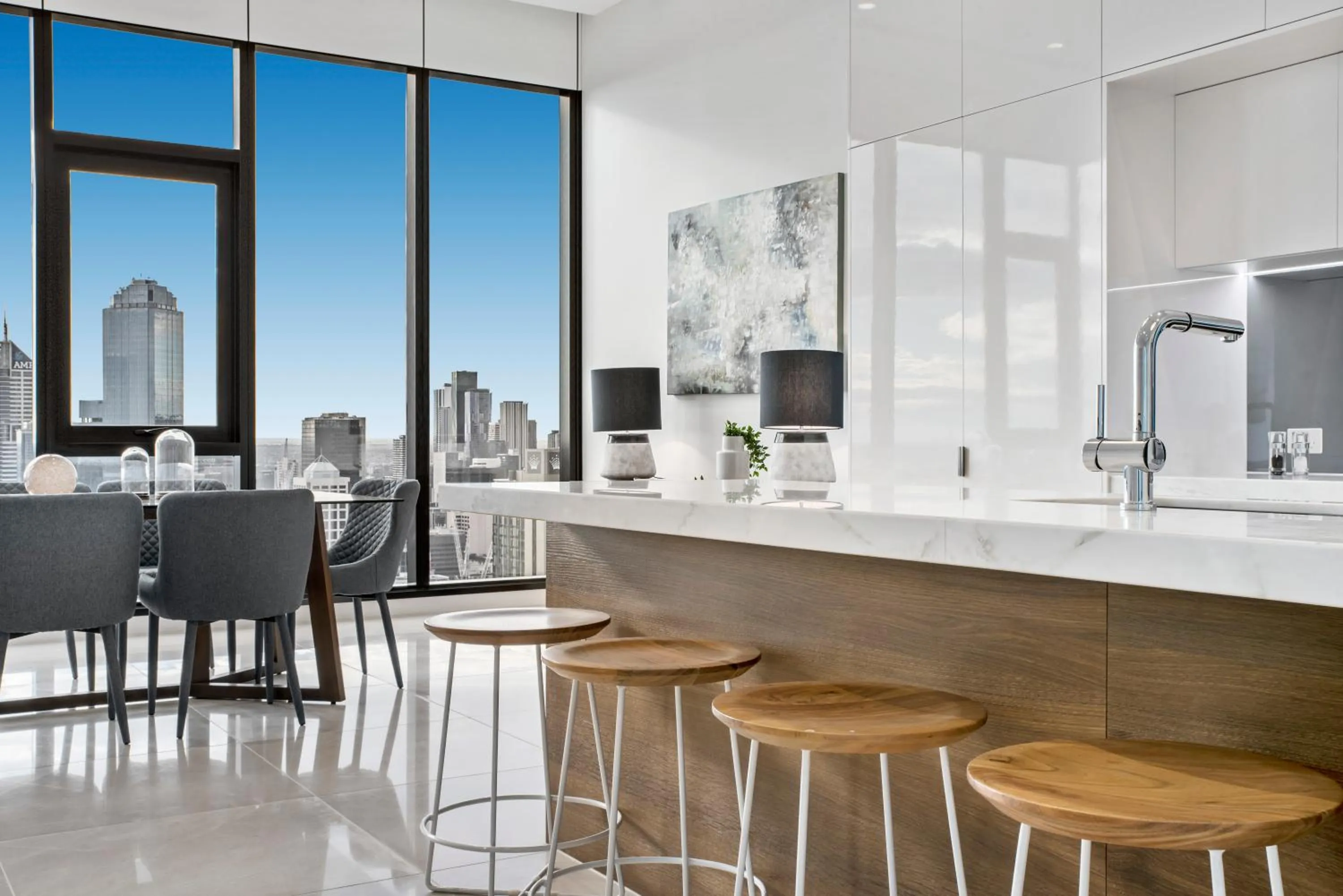 Kitchen or kitchenette in Melbourne City Apartments Panoramic Skyview Penthouse