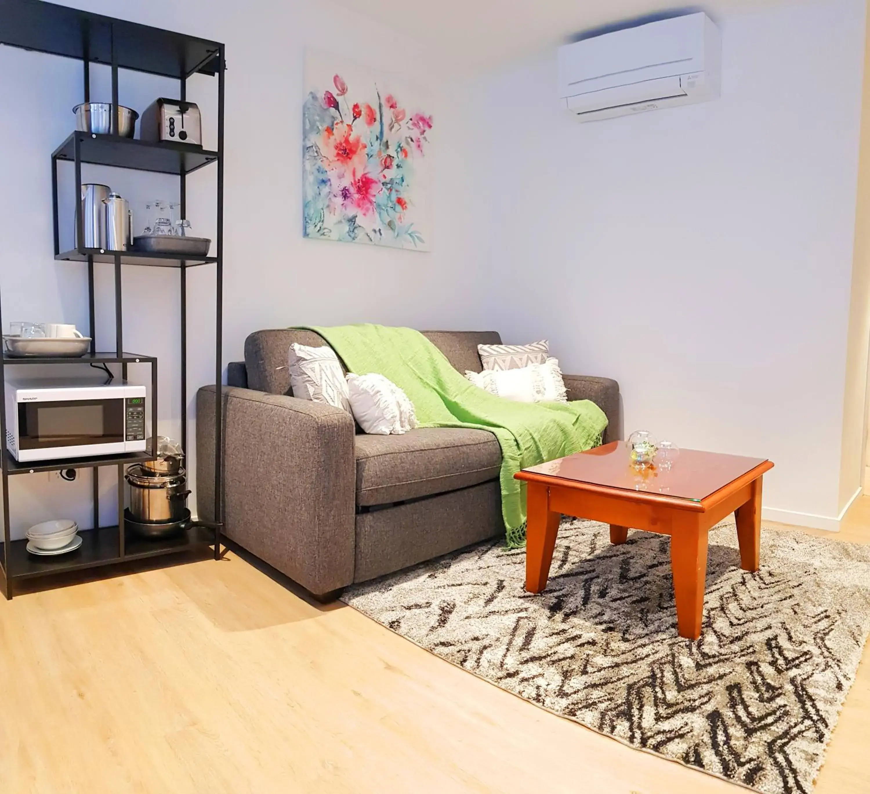 One-Bedroom Apartment in The Alex Apartments One-Bedroom Apartment in The Alex Apartments