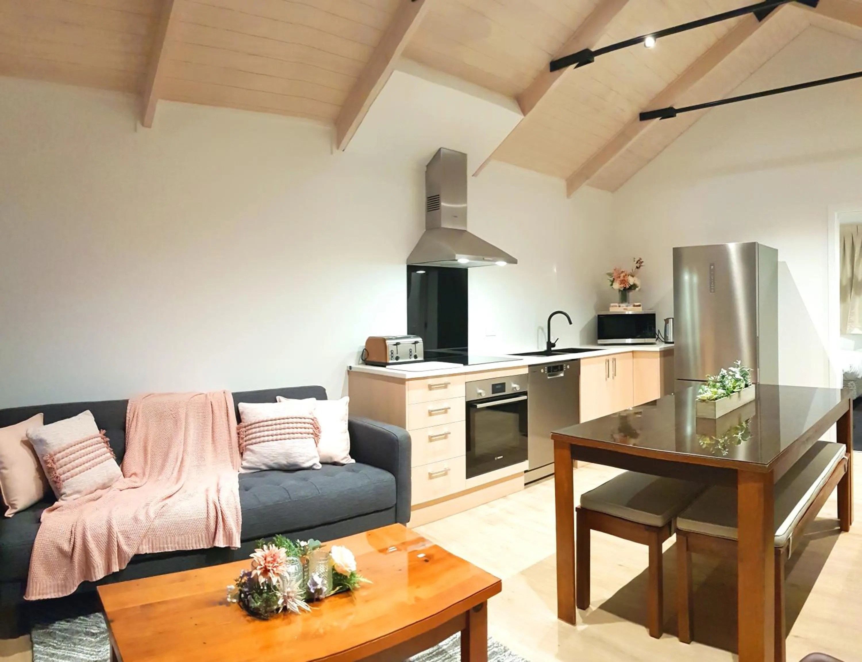 Kitchen or kitchenette in The Alex Apartments