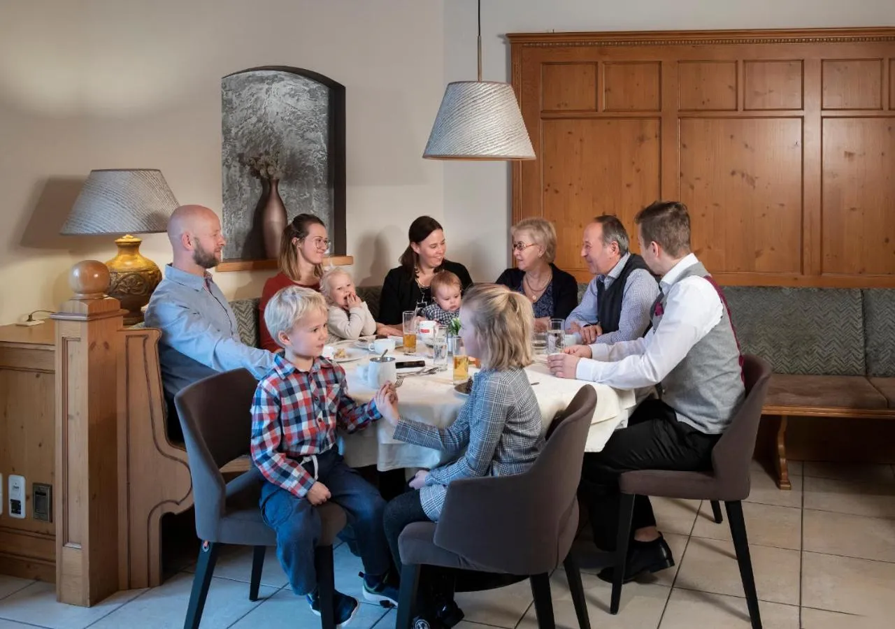 Family in Hotel Königgut