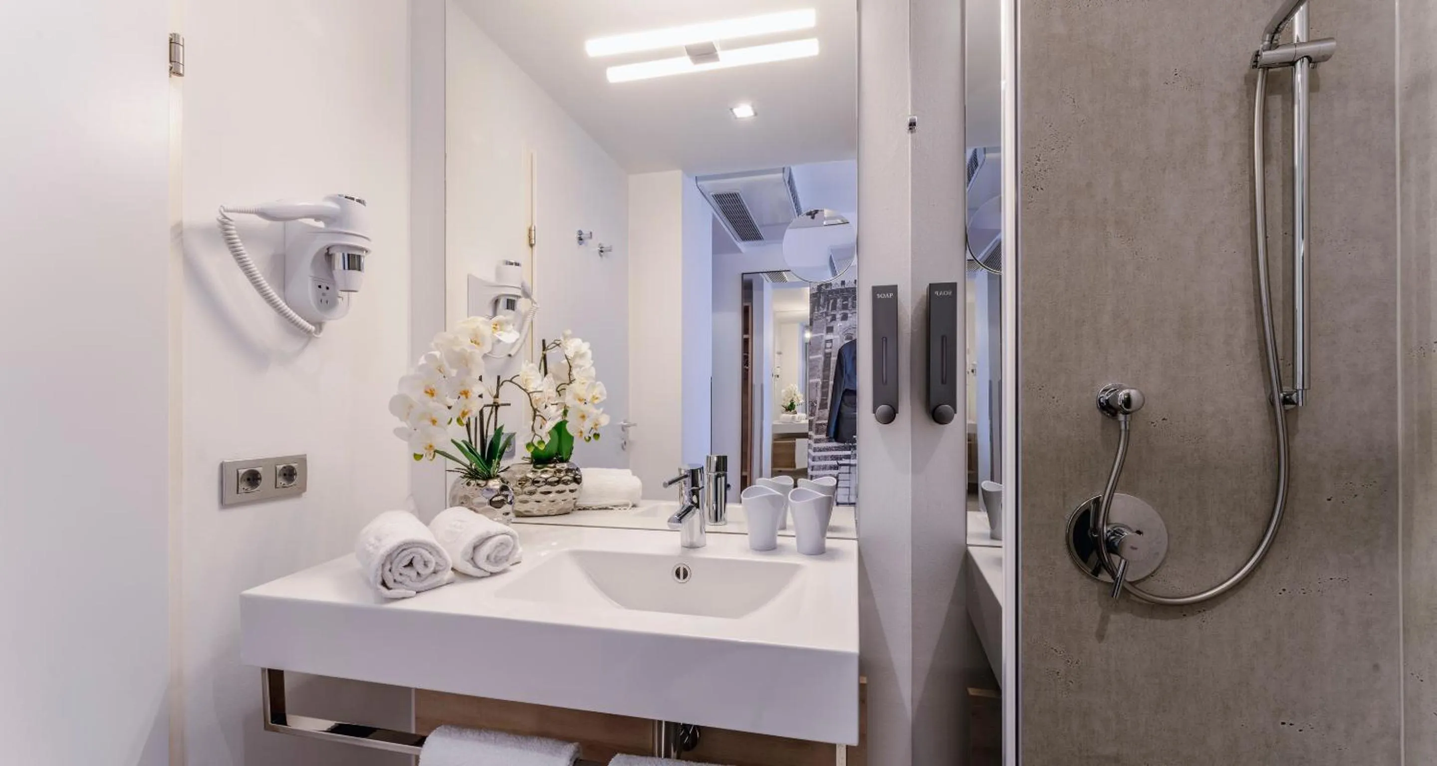 Bathroom in PLAZA INN Wien Gasometer