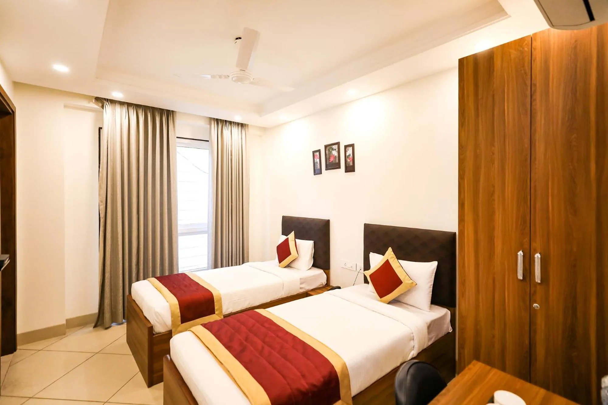 Bed in FabHotel La Paz Stay B&B