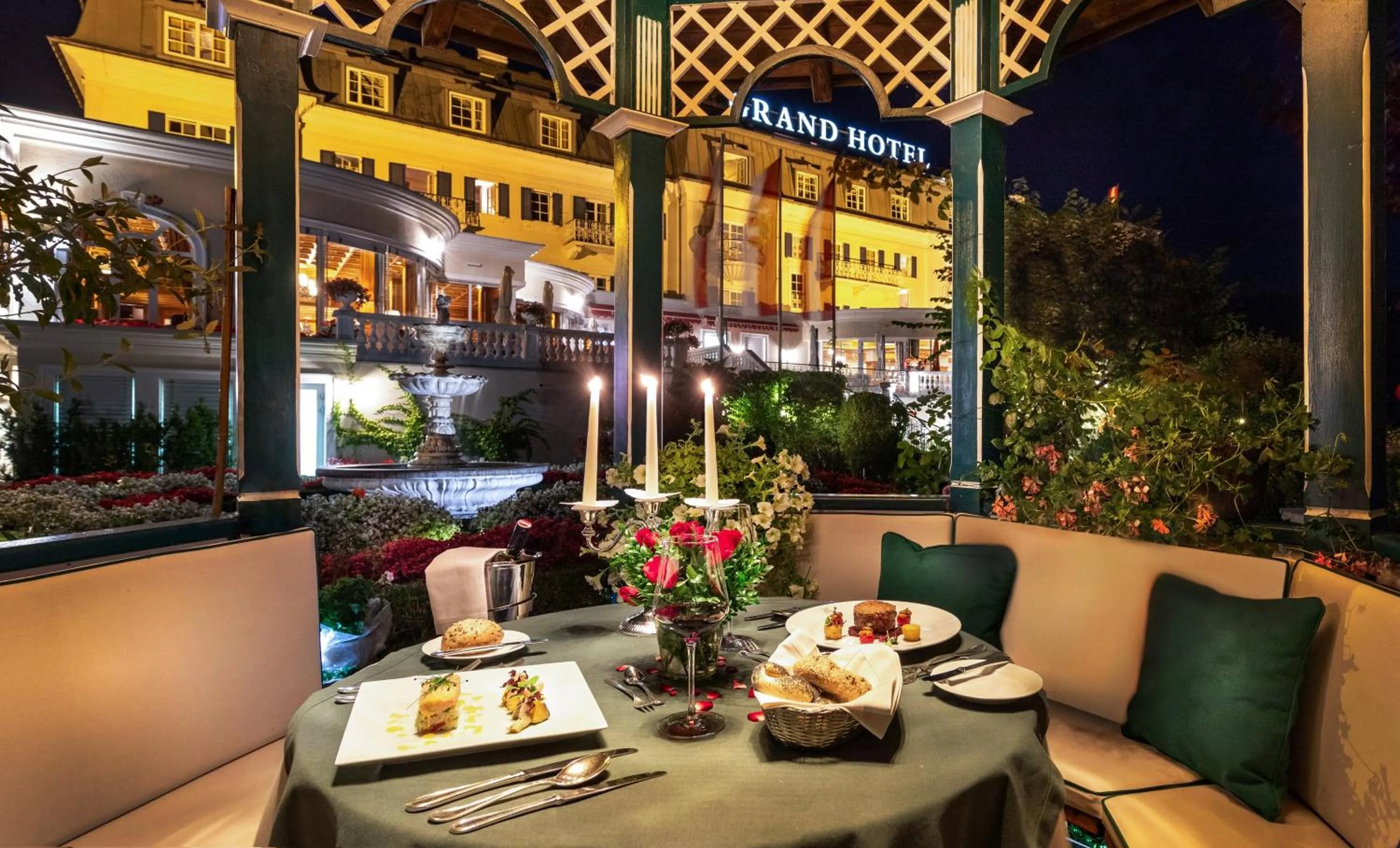 Restaurant/places to eat in Grand Hotel Zell am See