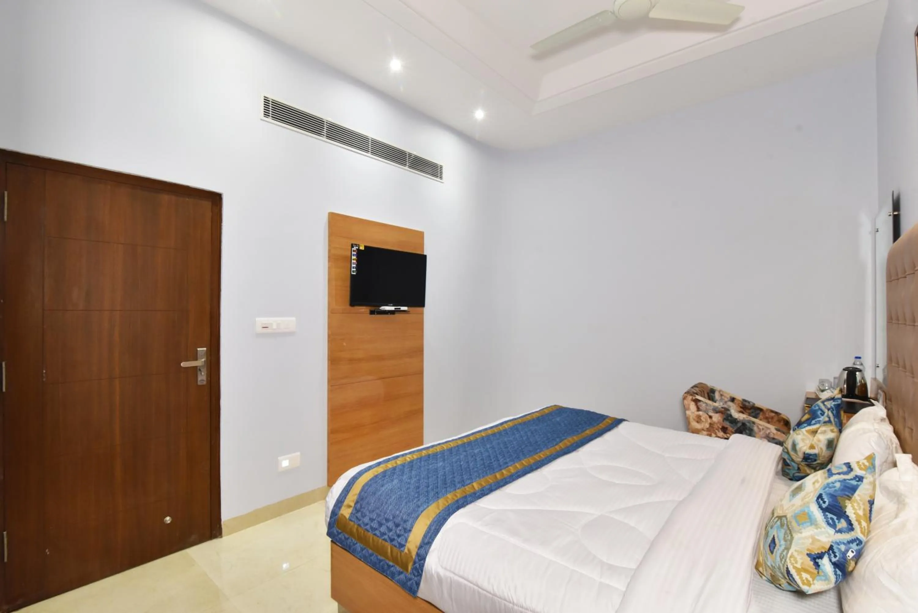 Bed in Hotel Vacation Inn