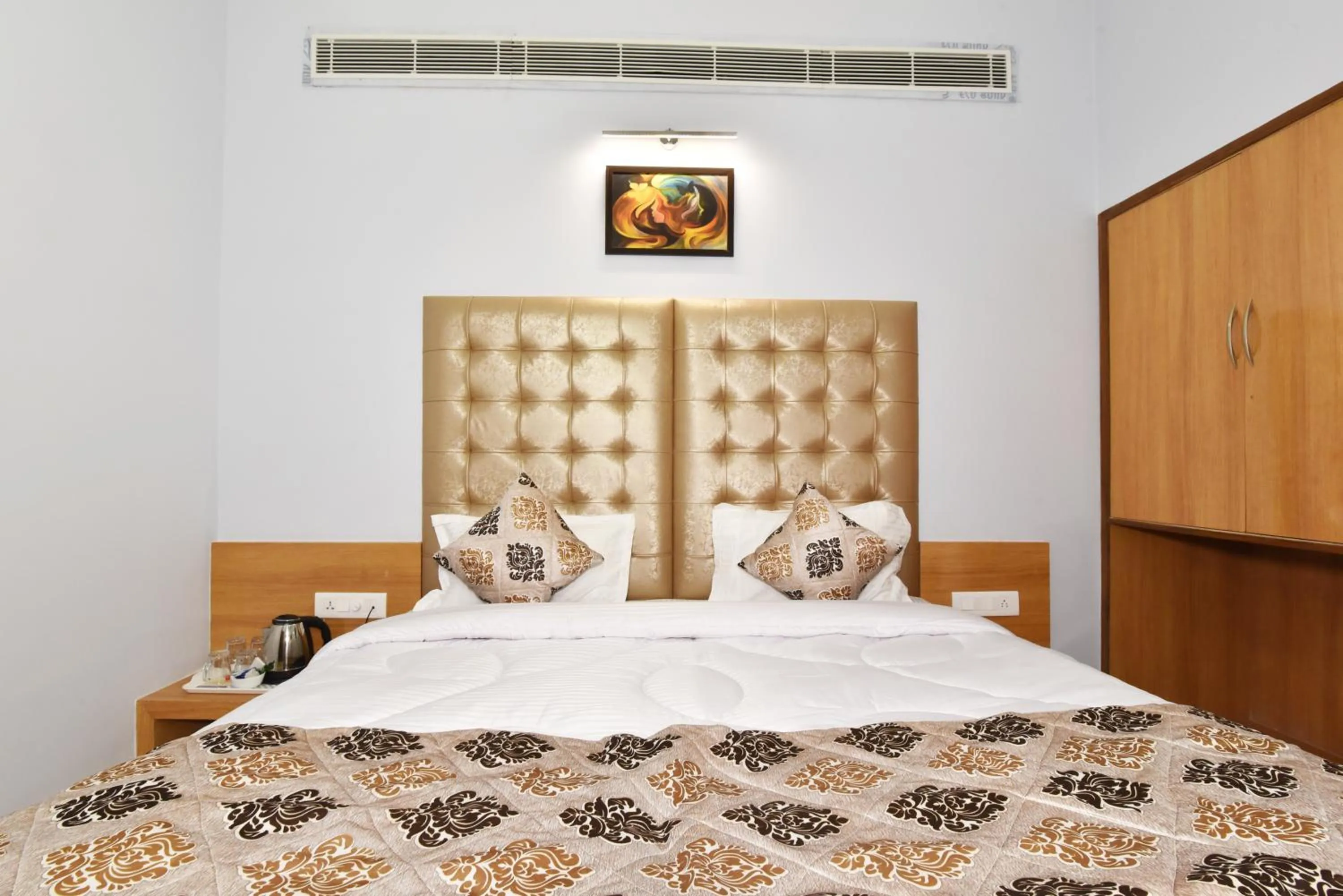 Bed in Hotel Vacation Inn