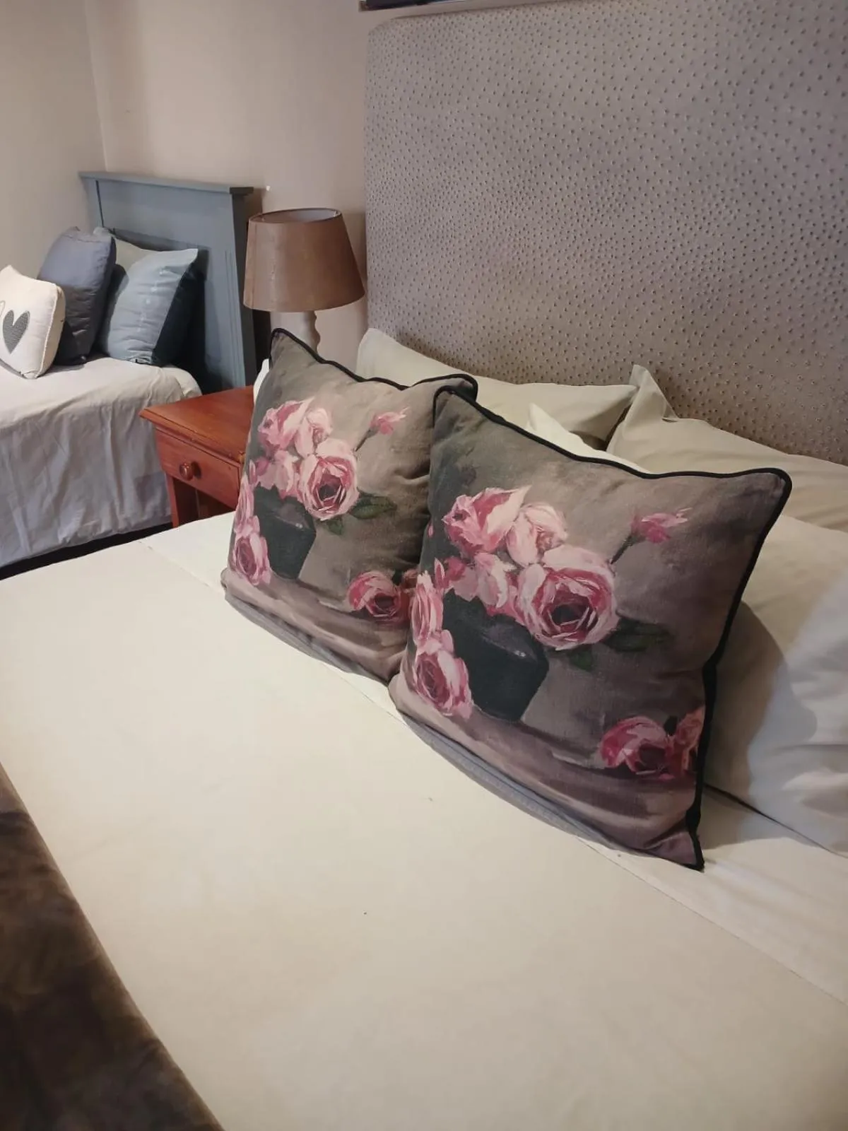 Family in AVIENTO Guesthouse