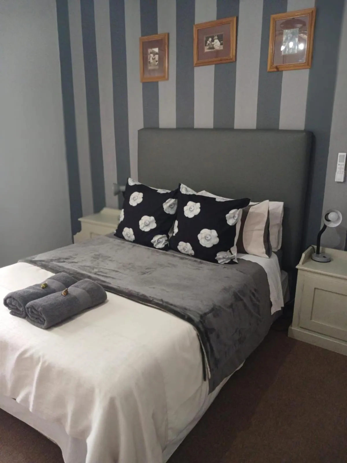 Bed in AVIENTO Guesthouse