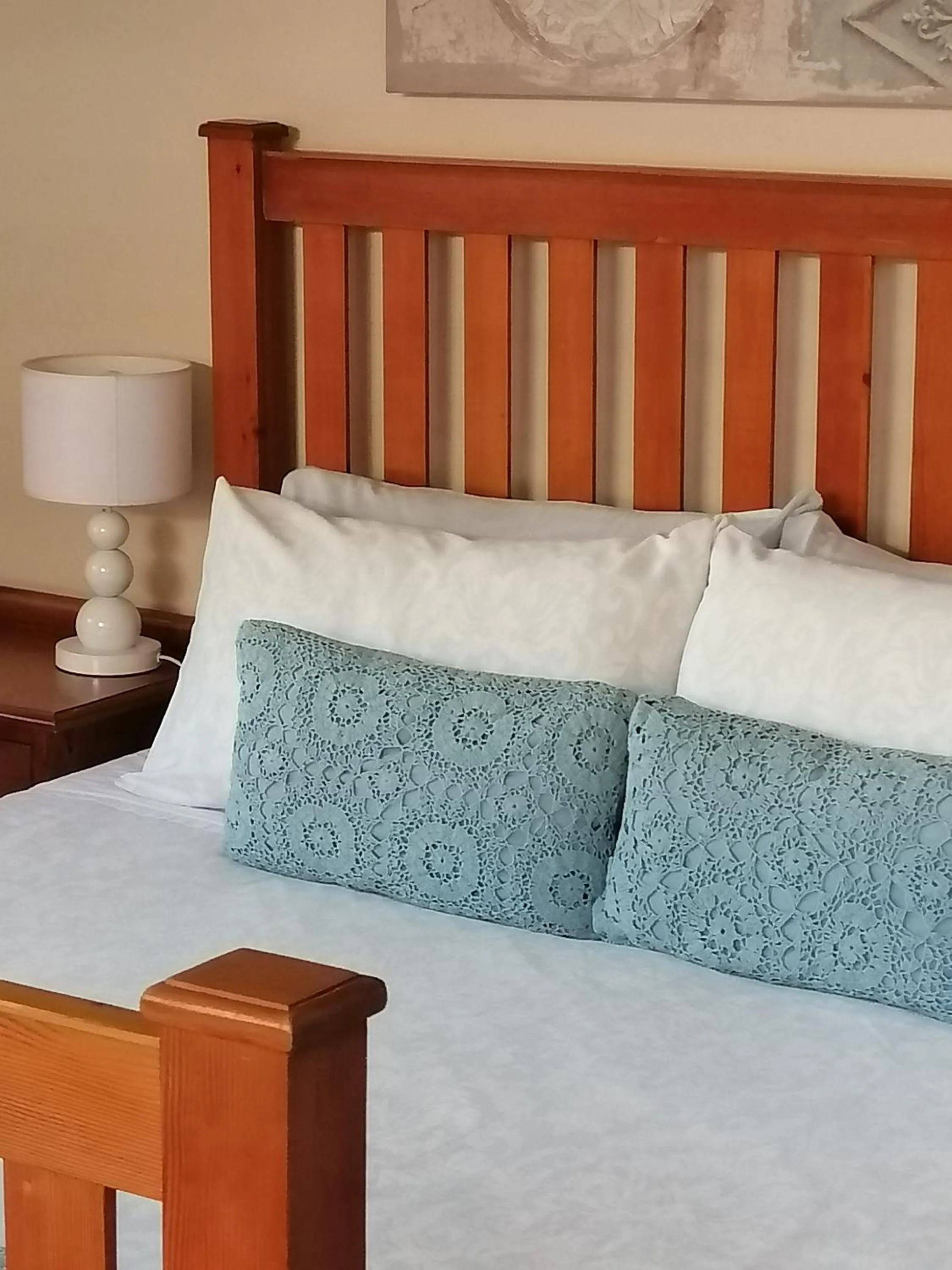 Bed in AVIENTO Guesthouse