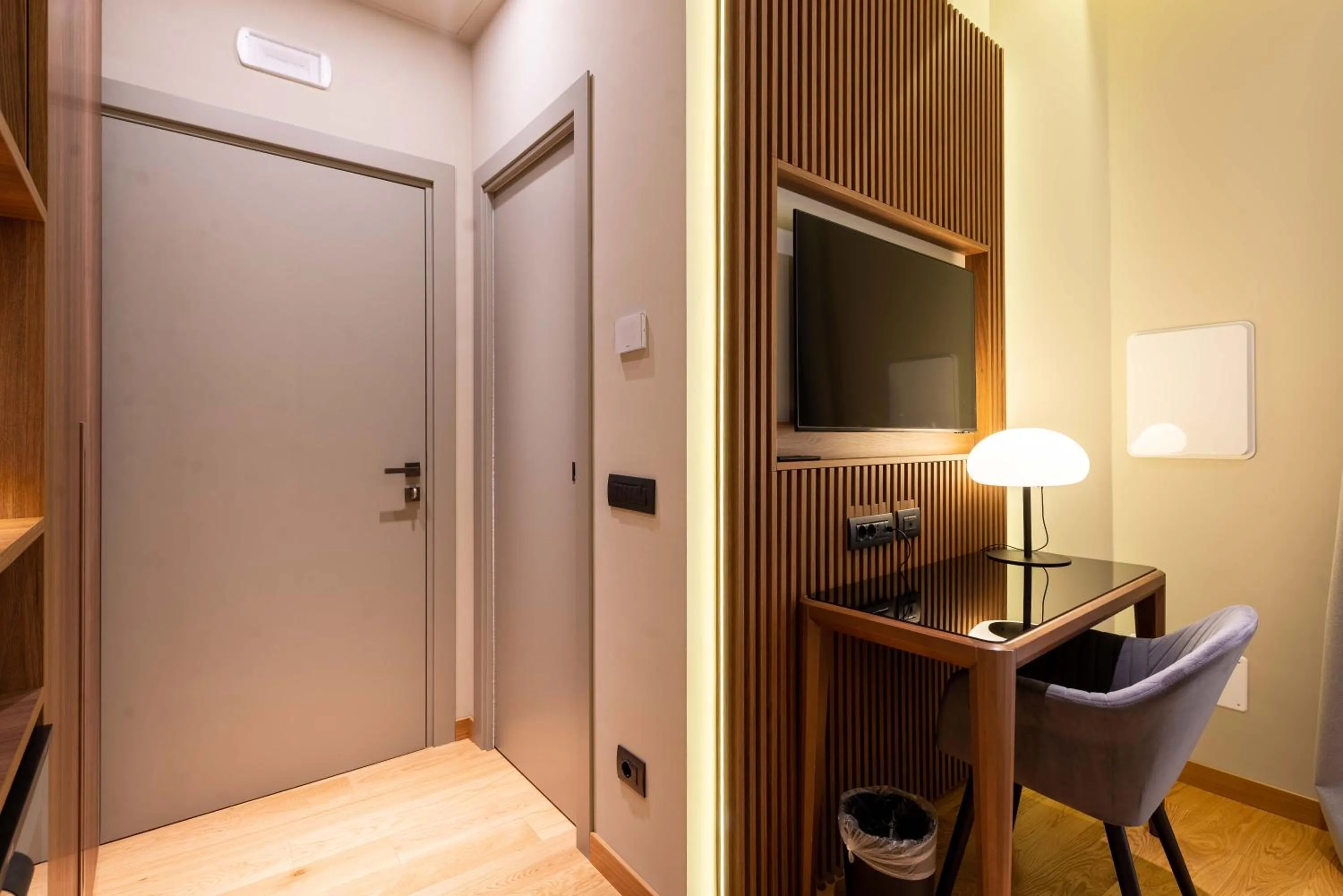 TV and multimedia in ELICAL Exclusive Private Suites