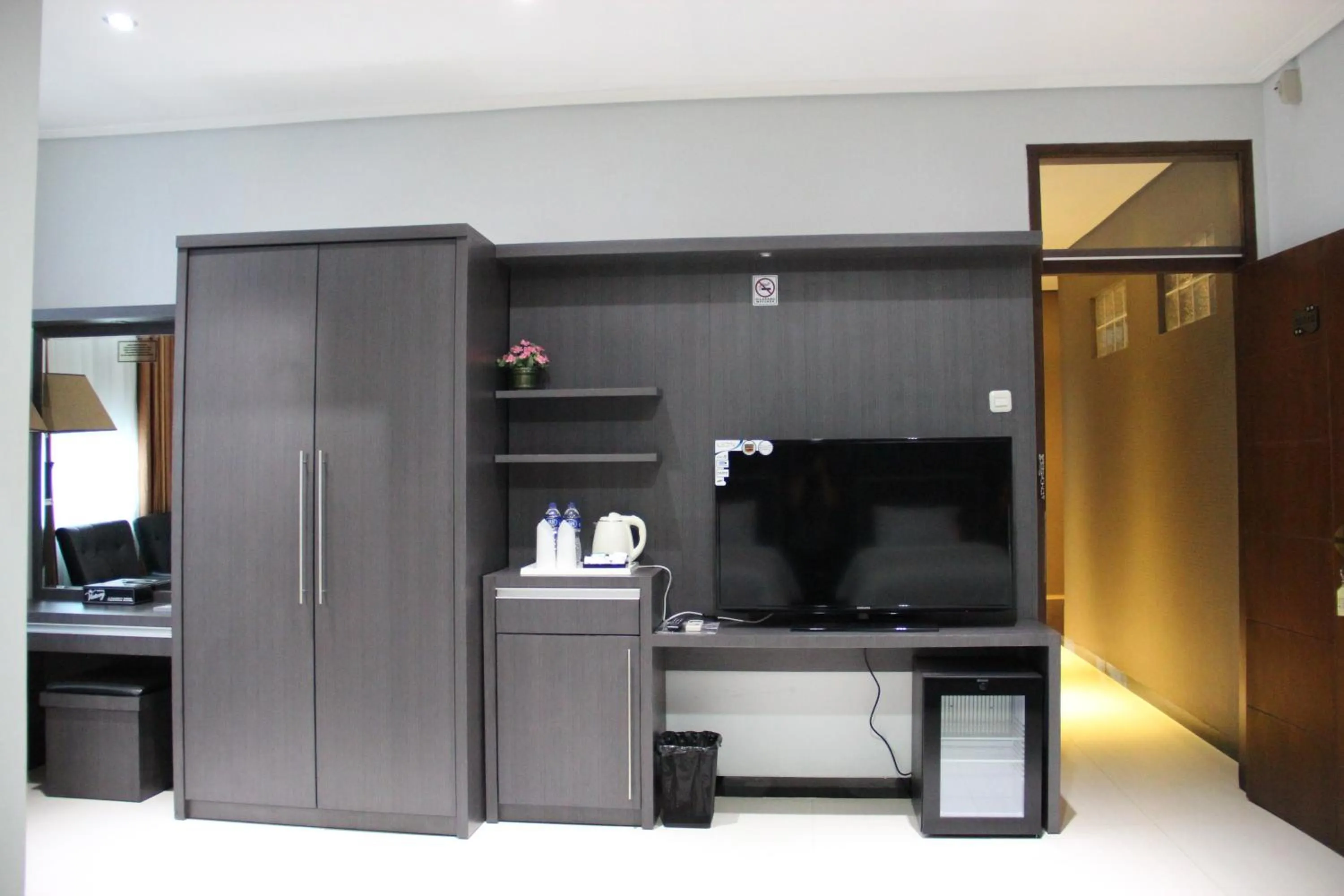 TV and multimedia in Hotel Victory Bandung