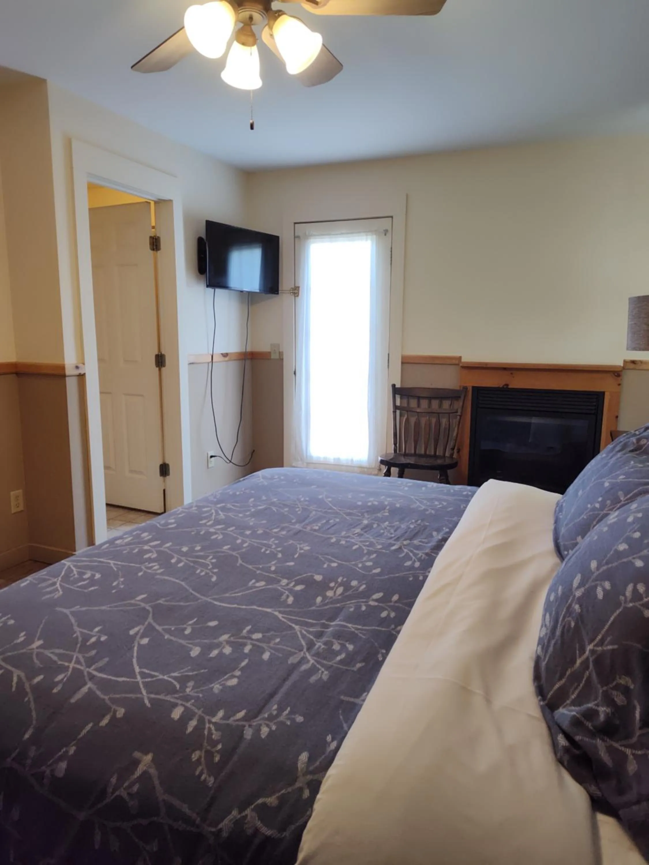 Bed in Doveberry Inn