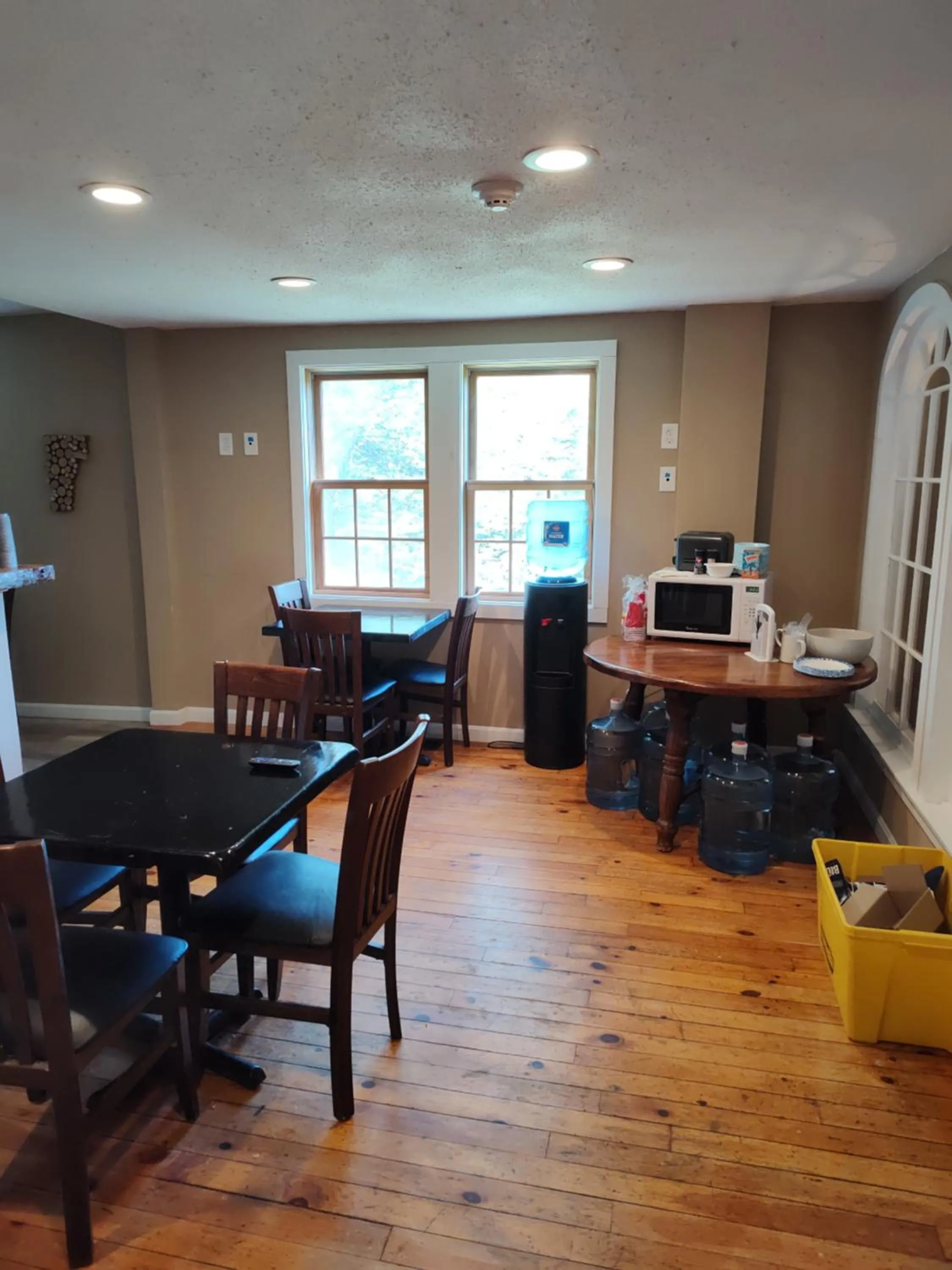 Kitchen or kitchenette in Doveberry Inn