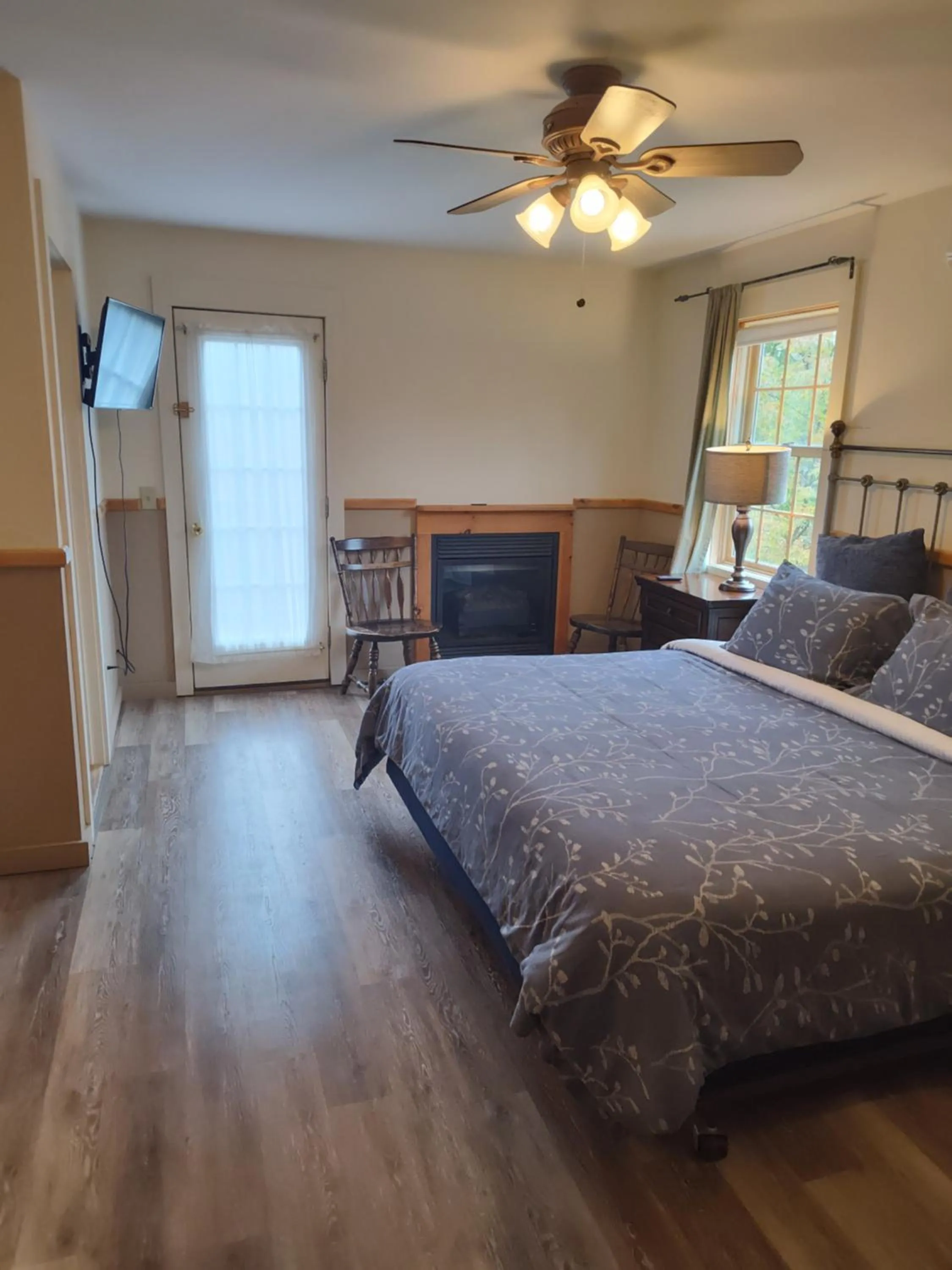 Bed in Doveberry Inn