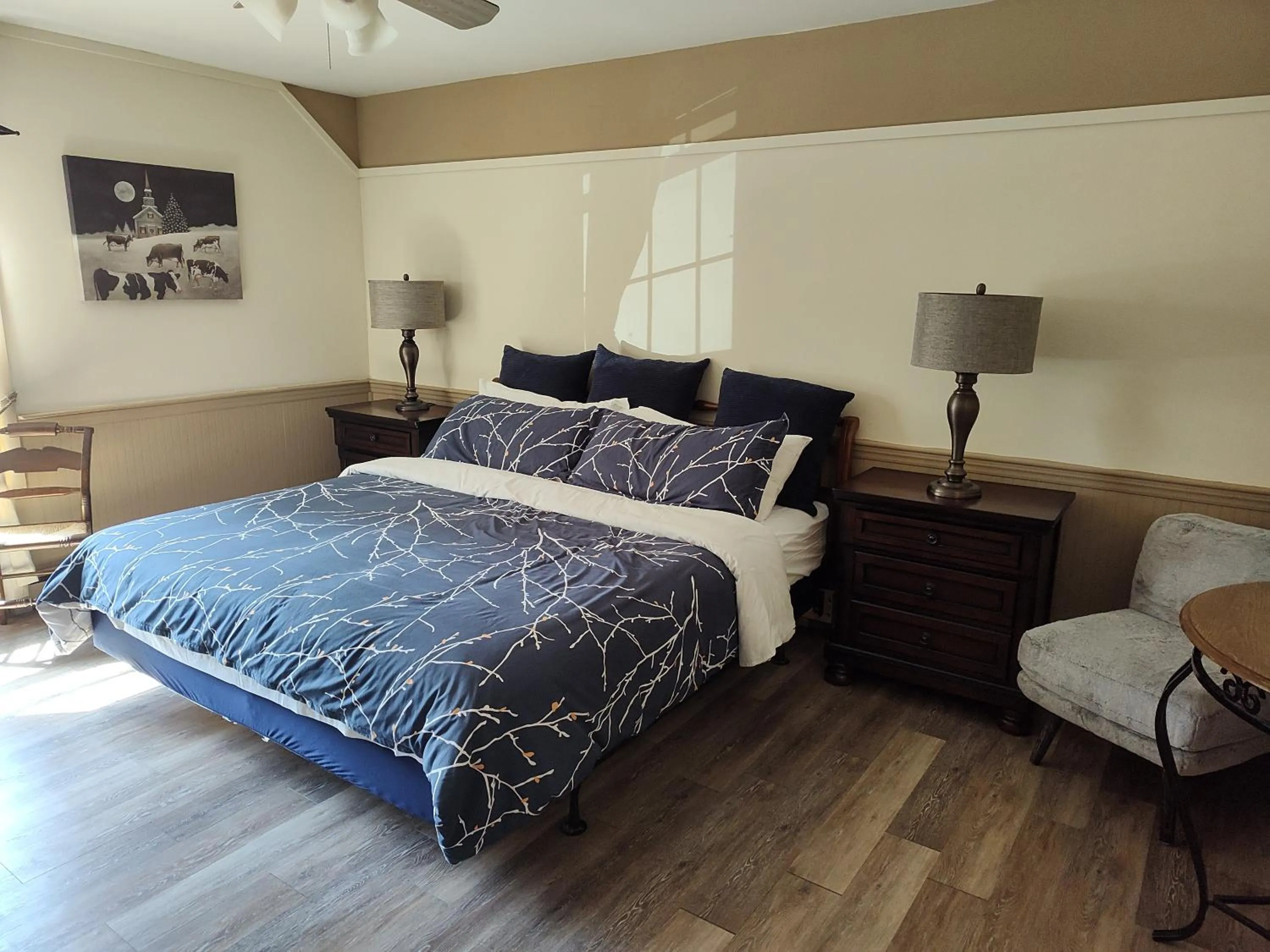 Bed in Doveberry Inn