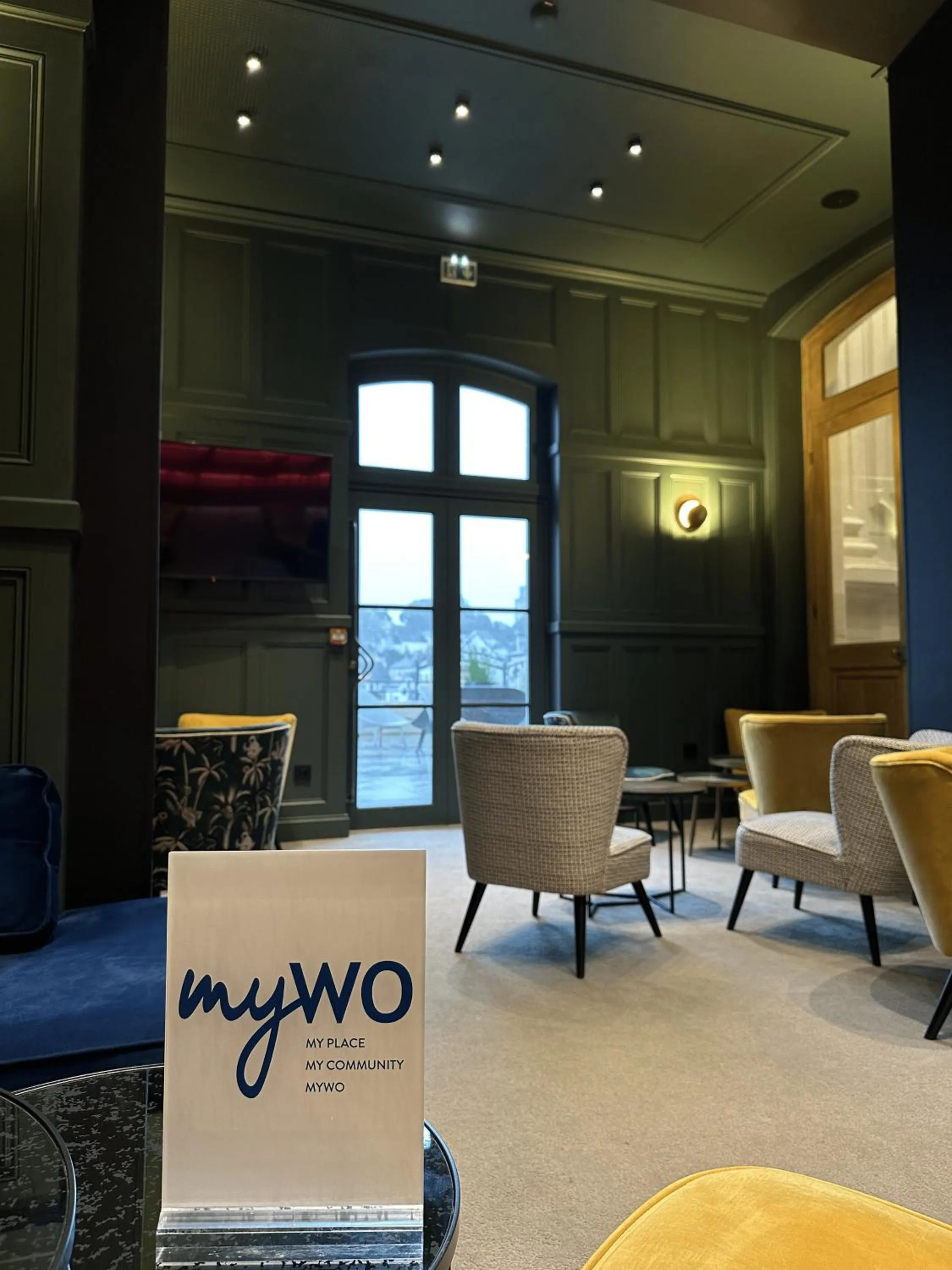 Lounge or bar in Best Western Premier Hotel de la Cite Royale