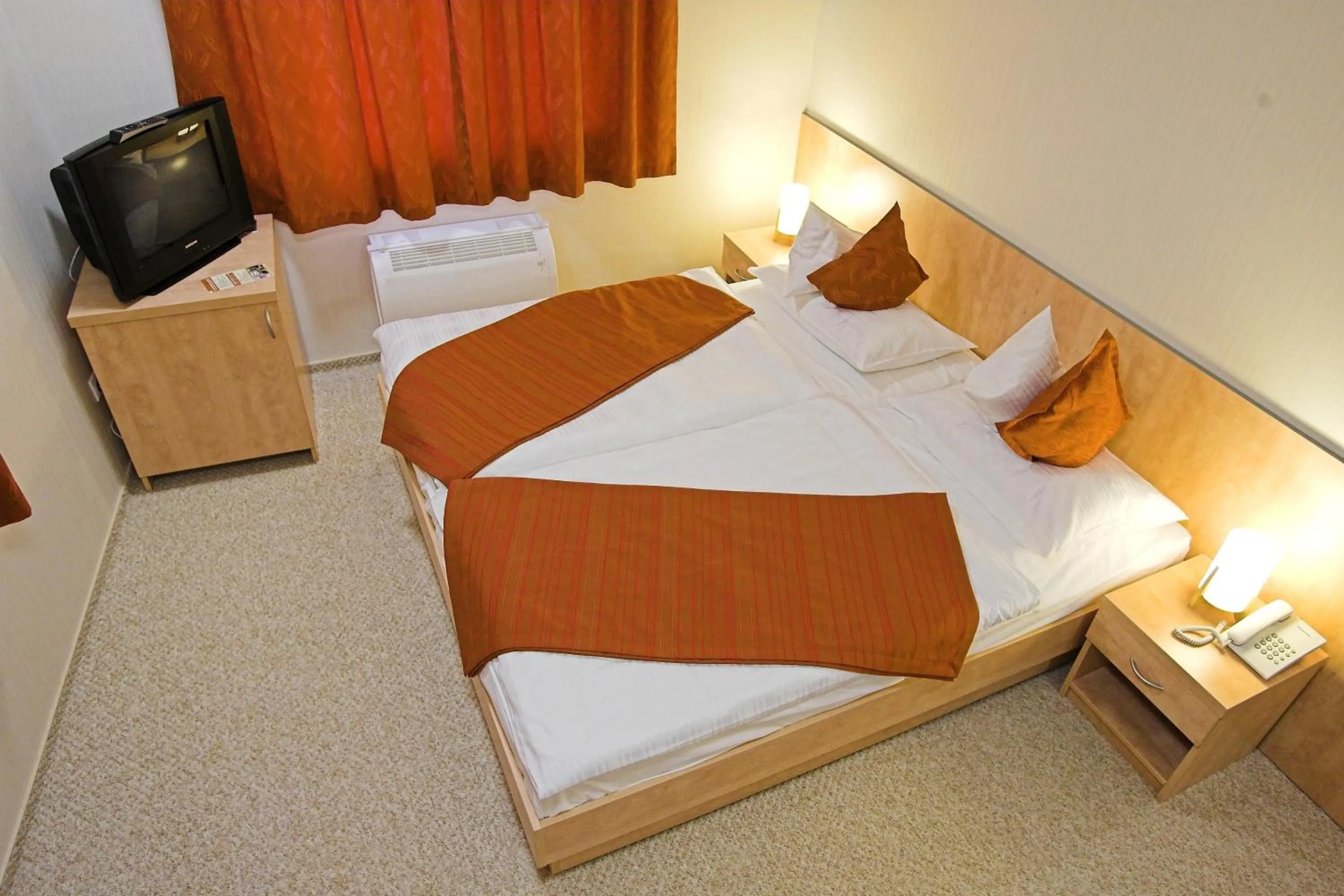 Photo of the whole room, Bed in Völgyikút Ház