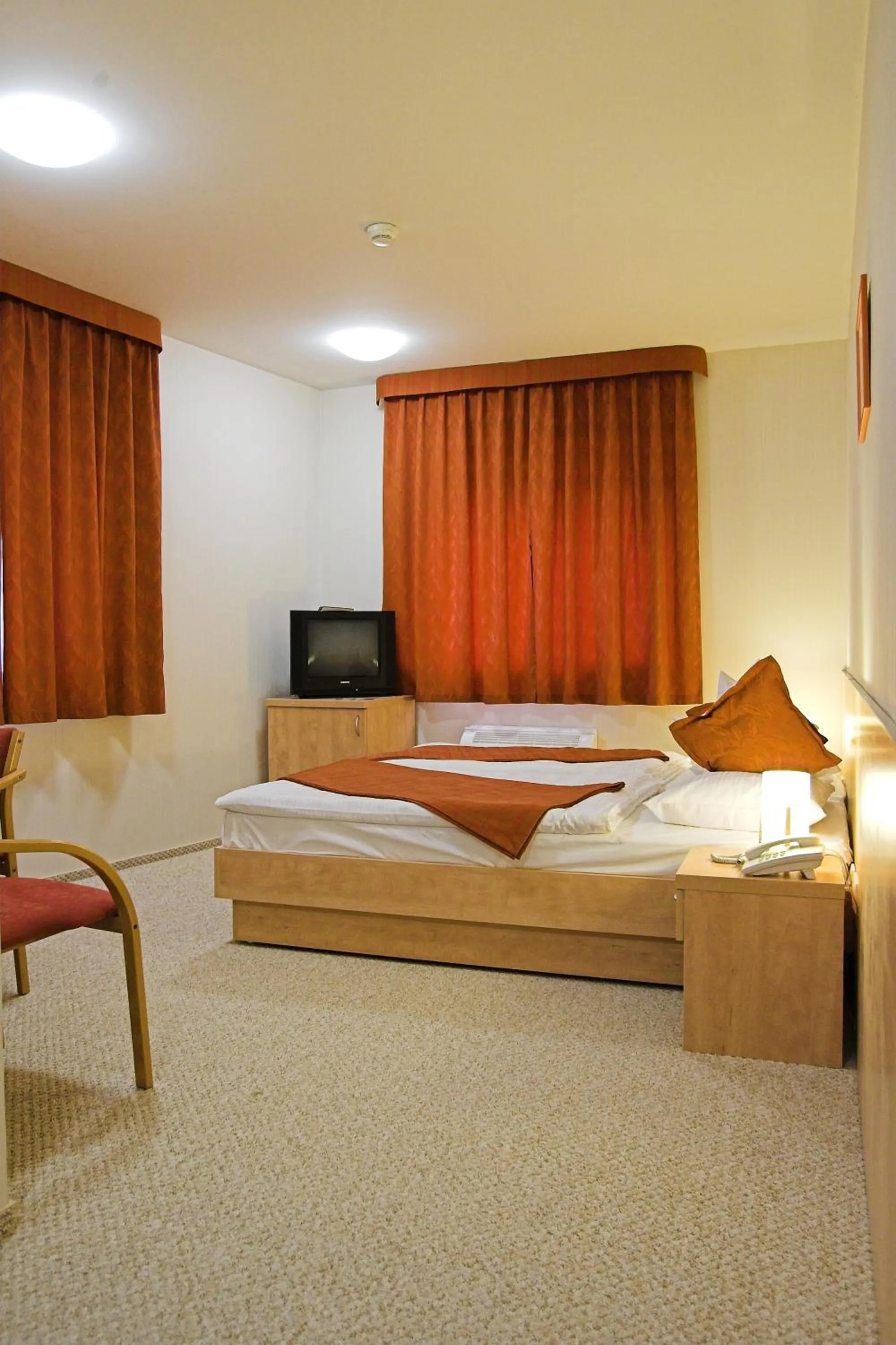 Photo of the whole room, Bed in Völgyikút Ház