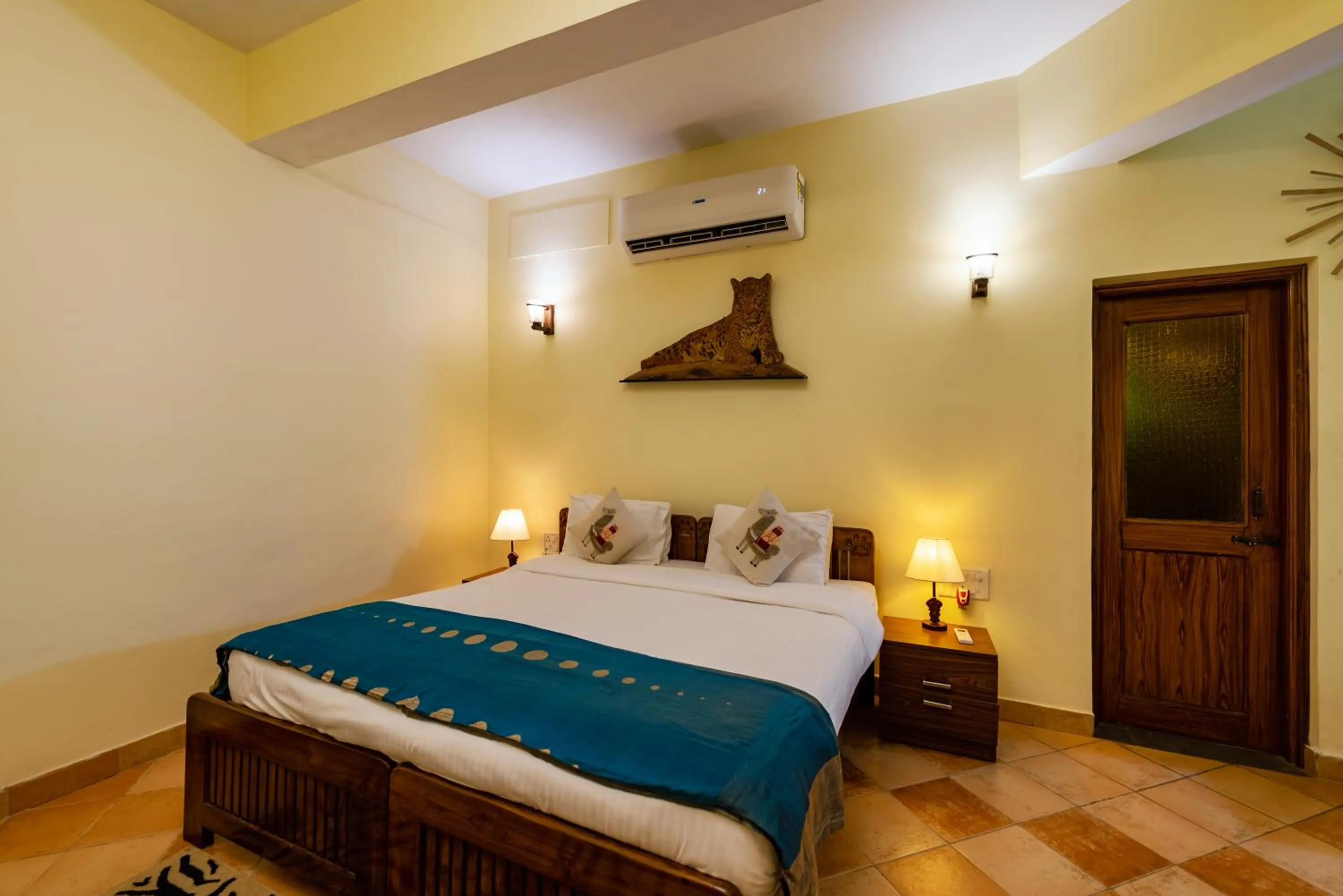 Bedroom, Bed in Pench Jungle Camp