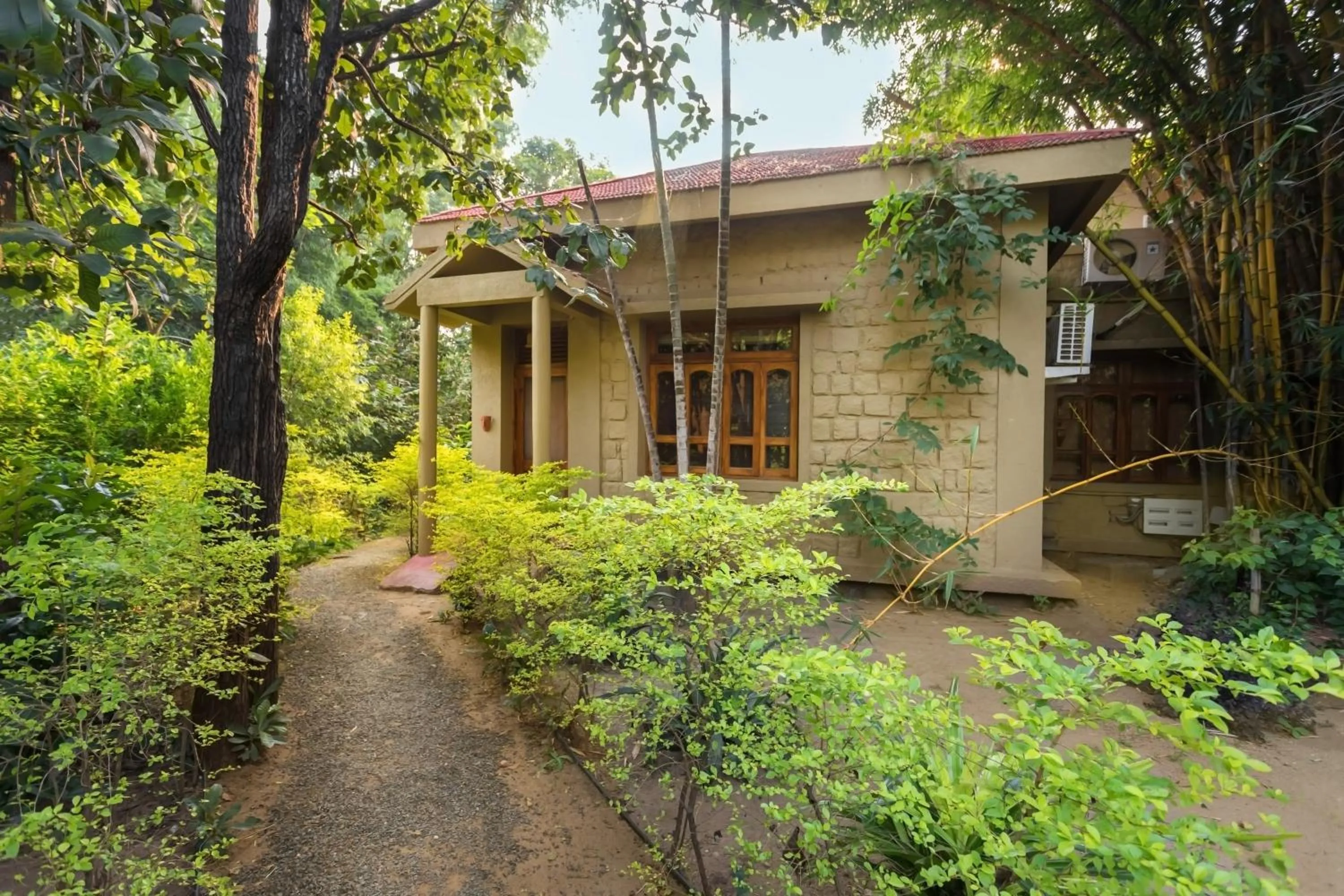 Garden in Pench Jungle Camp