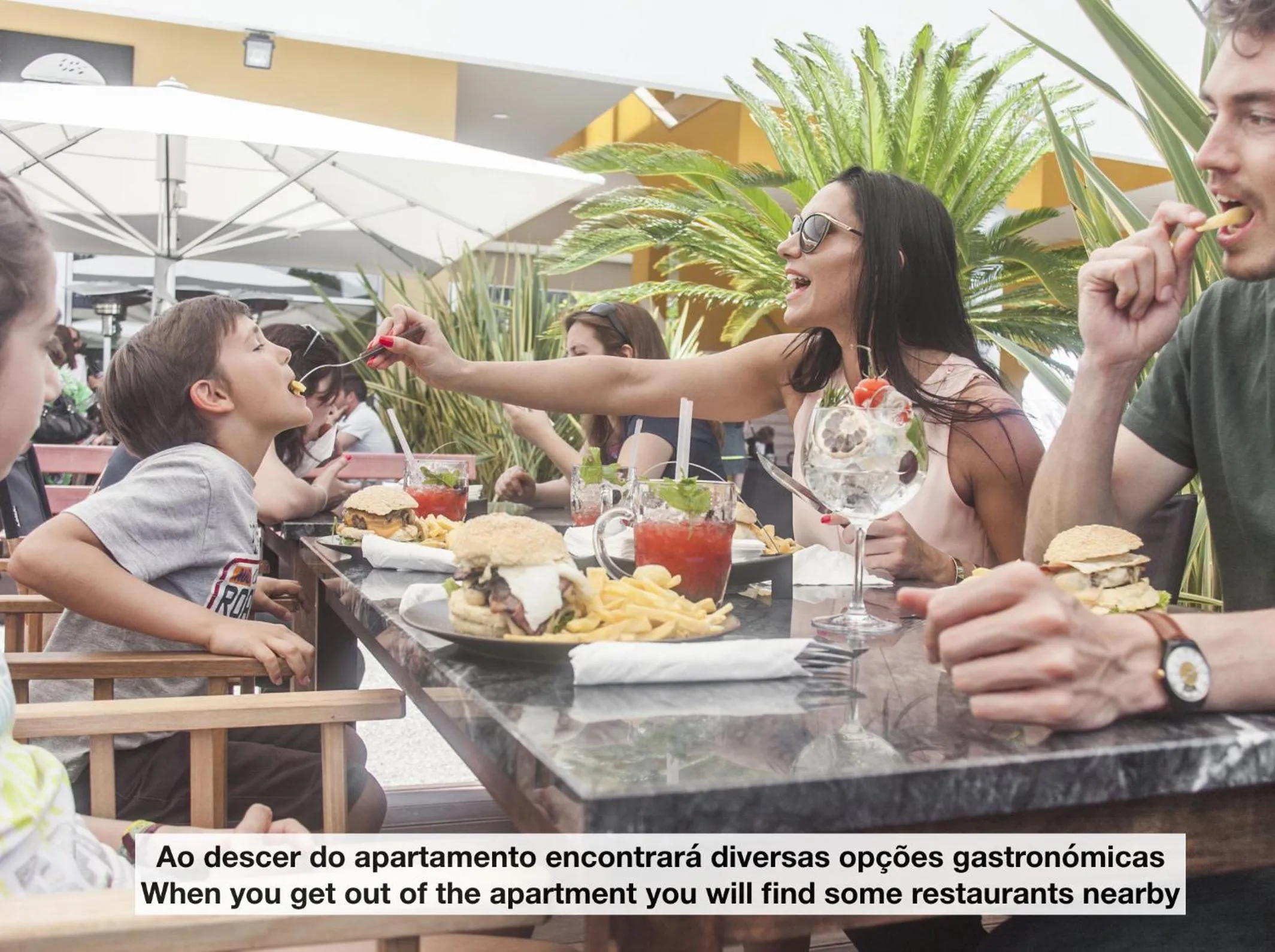 Restaurant/places to eat in Oriente Rio Apartments by APT IIN - Parque das Nações