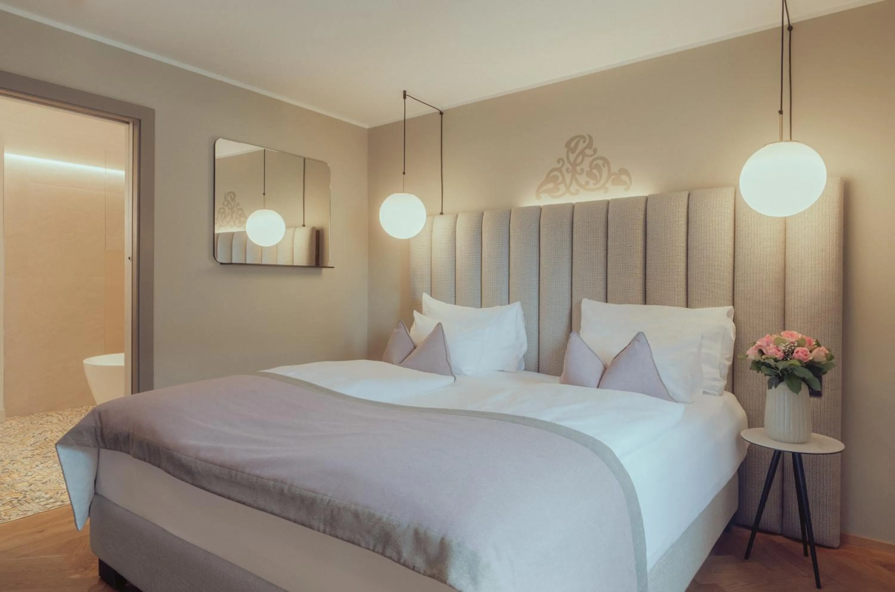 Bed in Romantik Spa Hotel Elixhauser Wirt