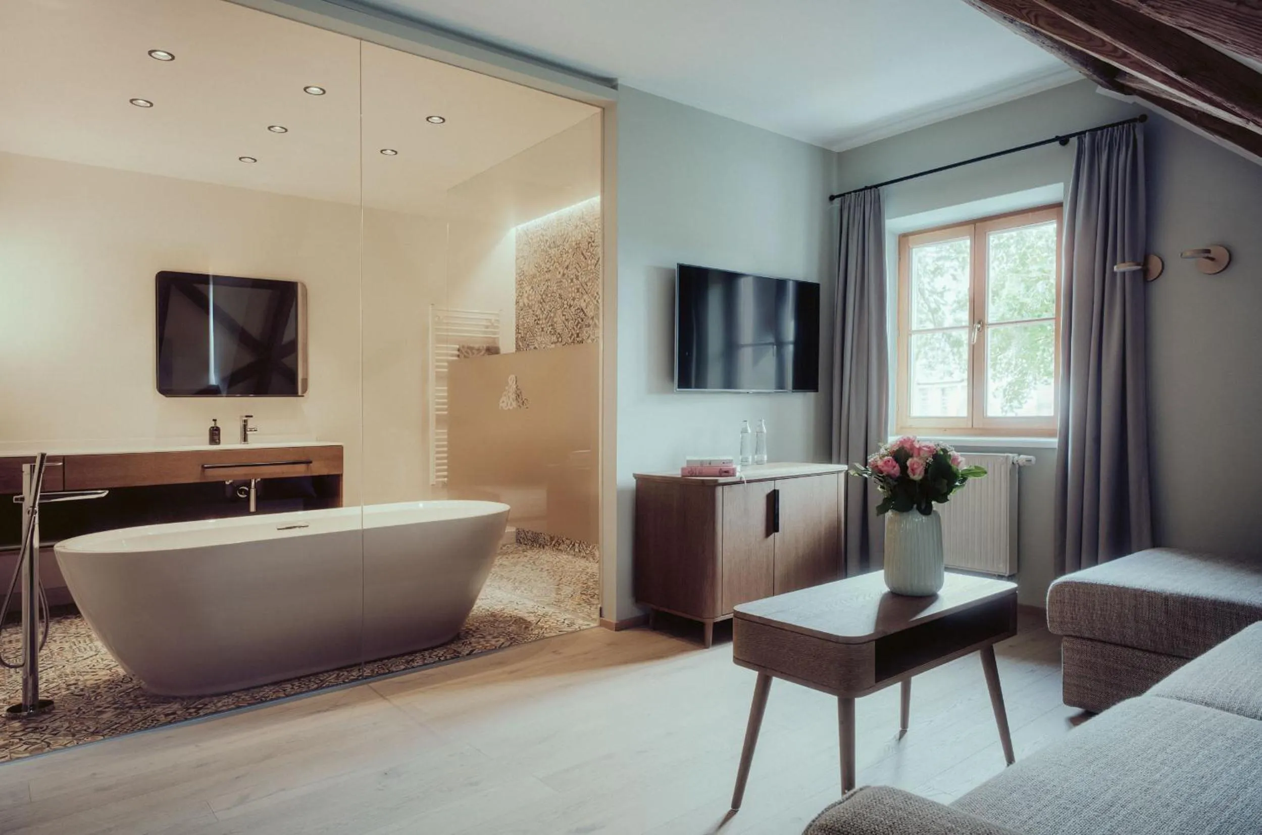 Bathroom, Bed in Romantik Spa Hotel Elixhauser Wirt