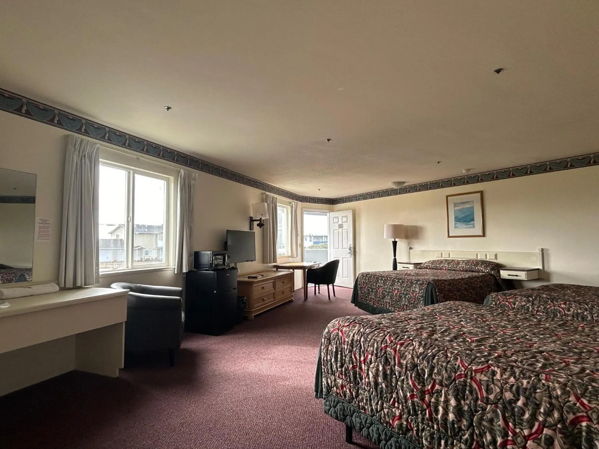 Standard Triple Room in Bayview Inn